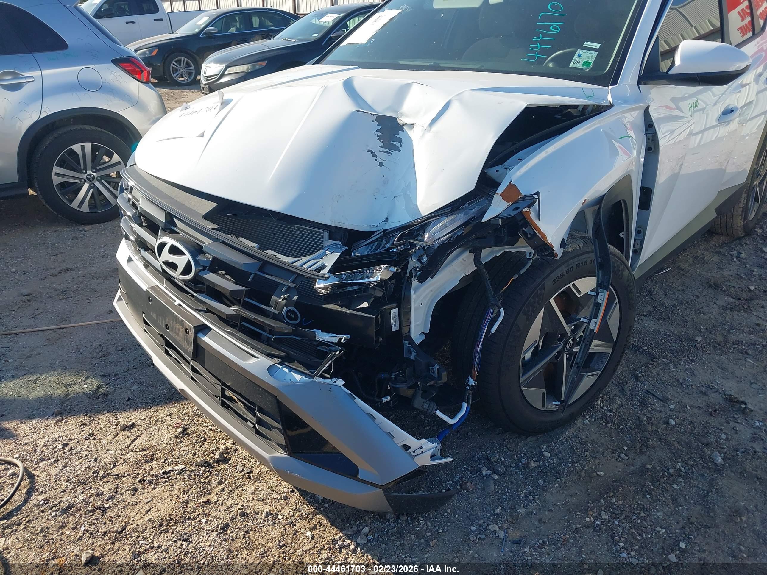 HYUNDAI TUCSON image 6