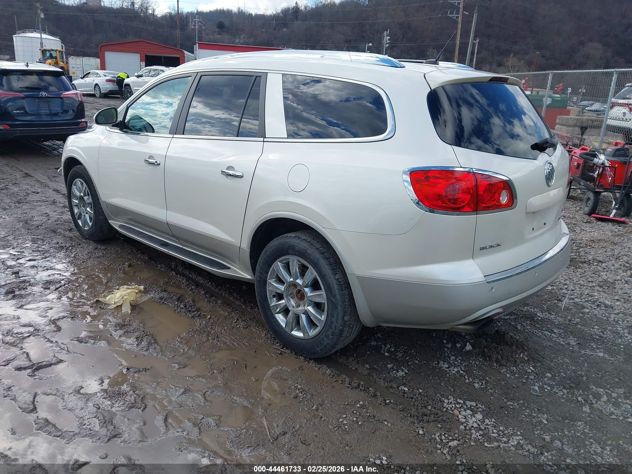 BUICK ENCLAVE image 3