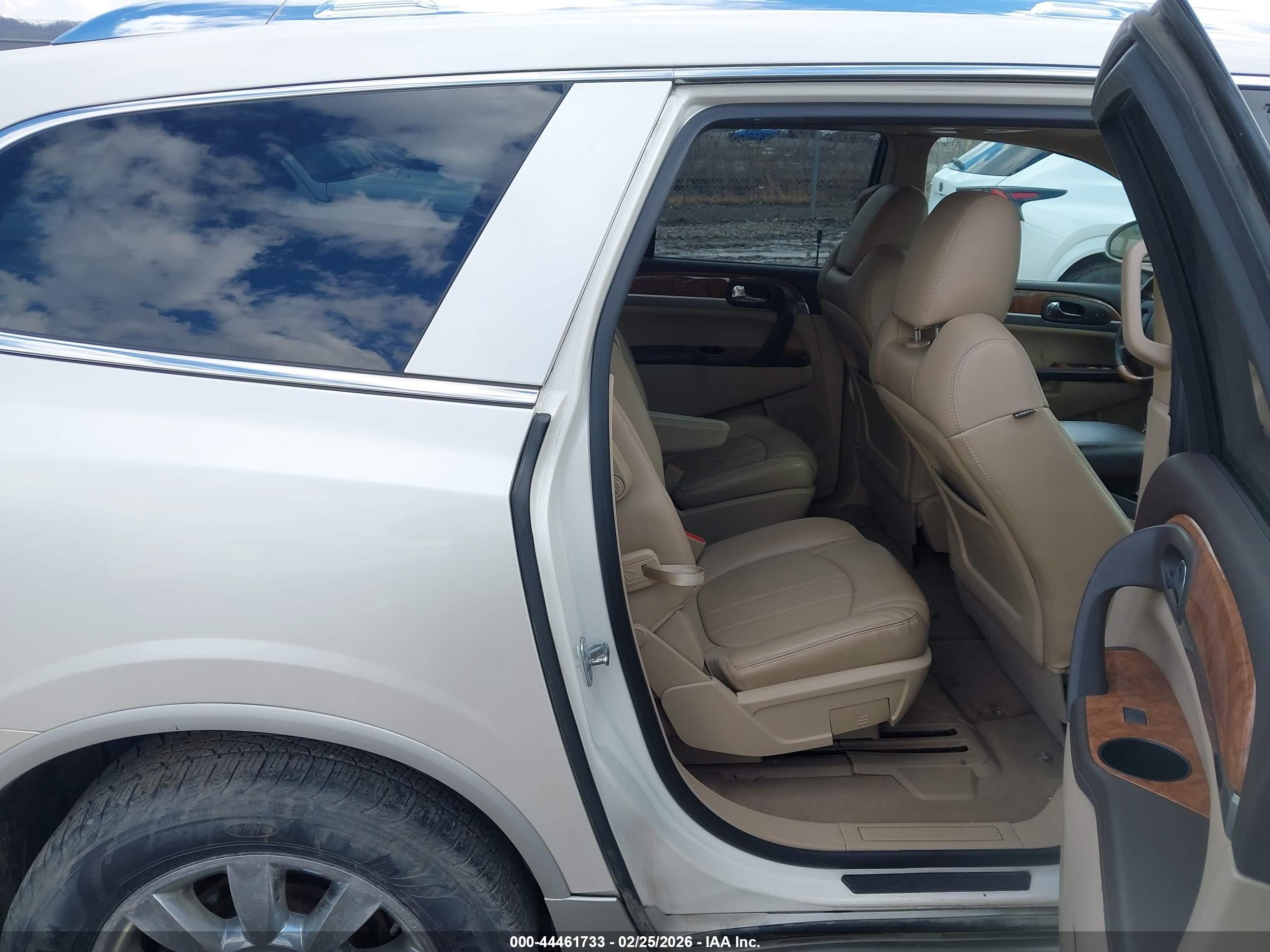 BUICK ENCLAVE image 8
