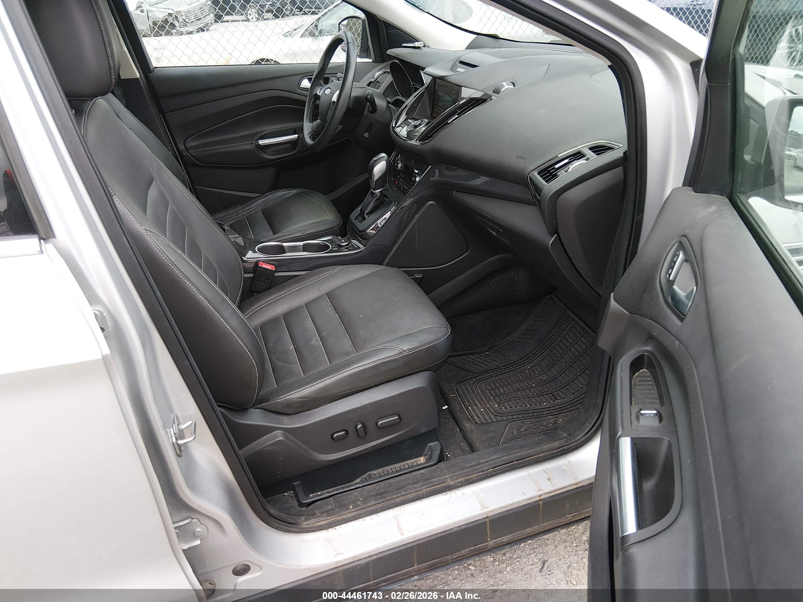 FORD ESCAPE image 5