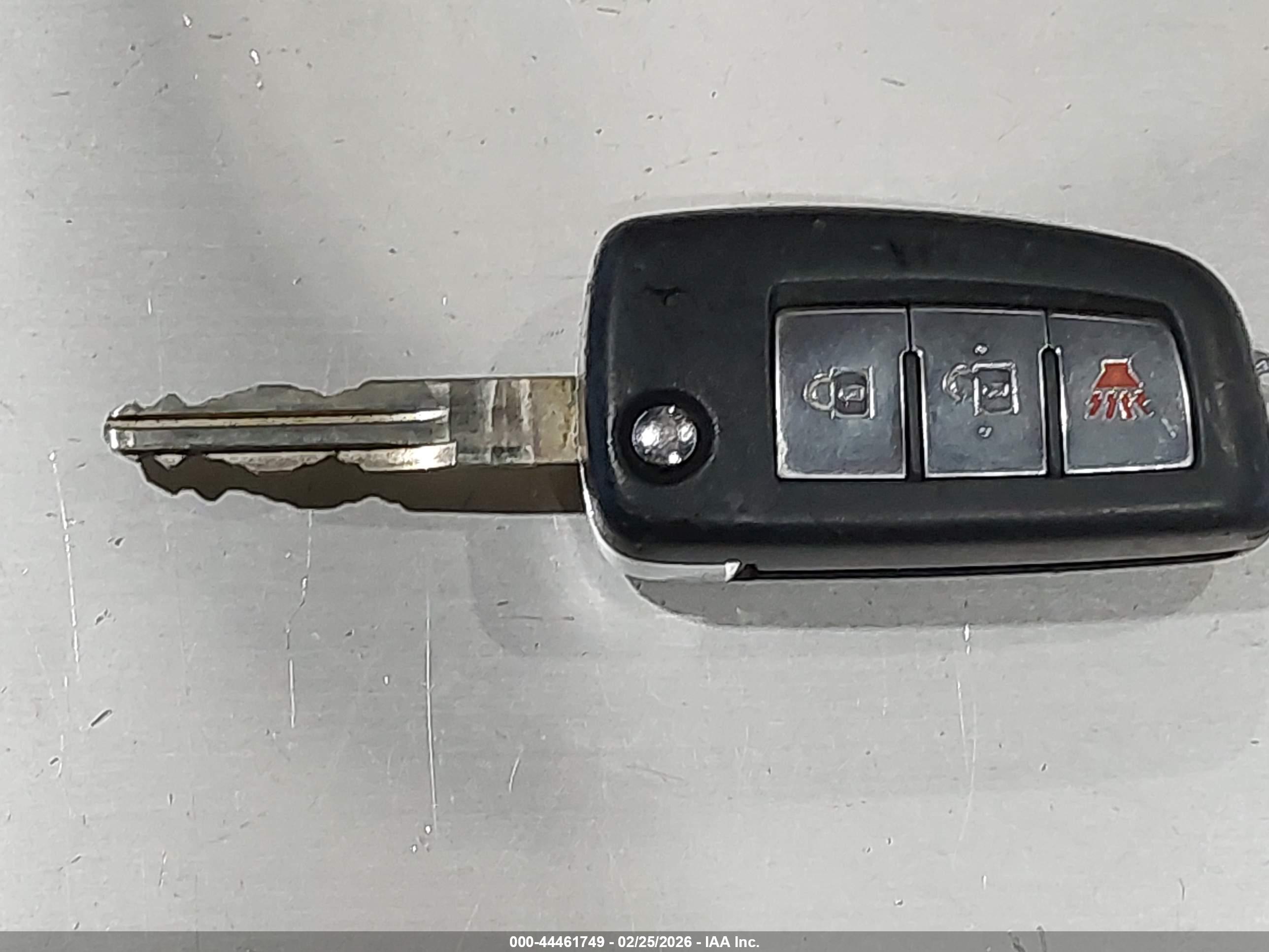 NISSAN ROGUE image 11