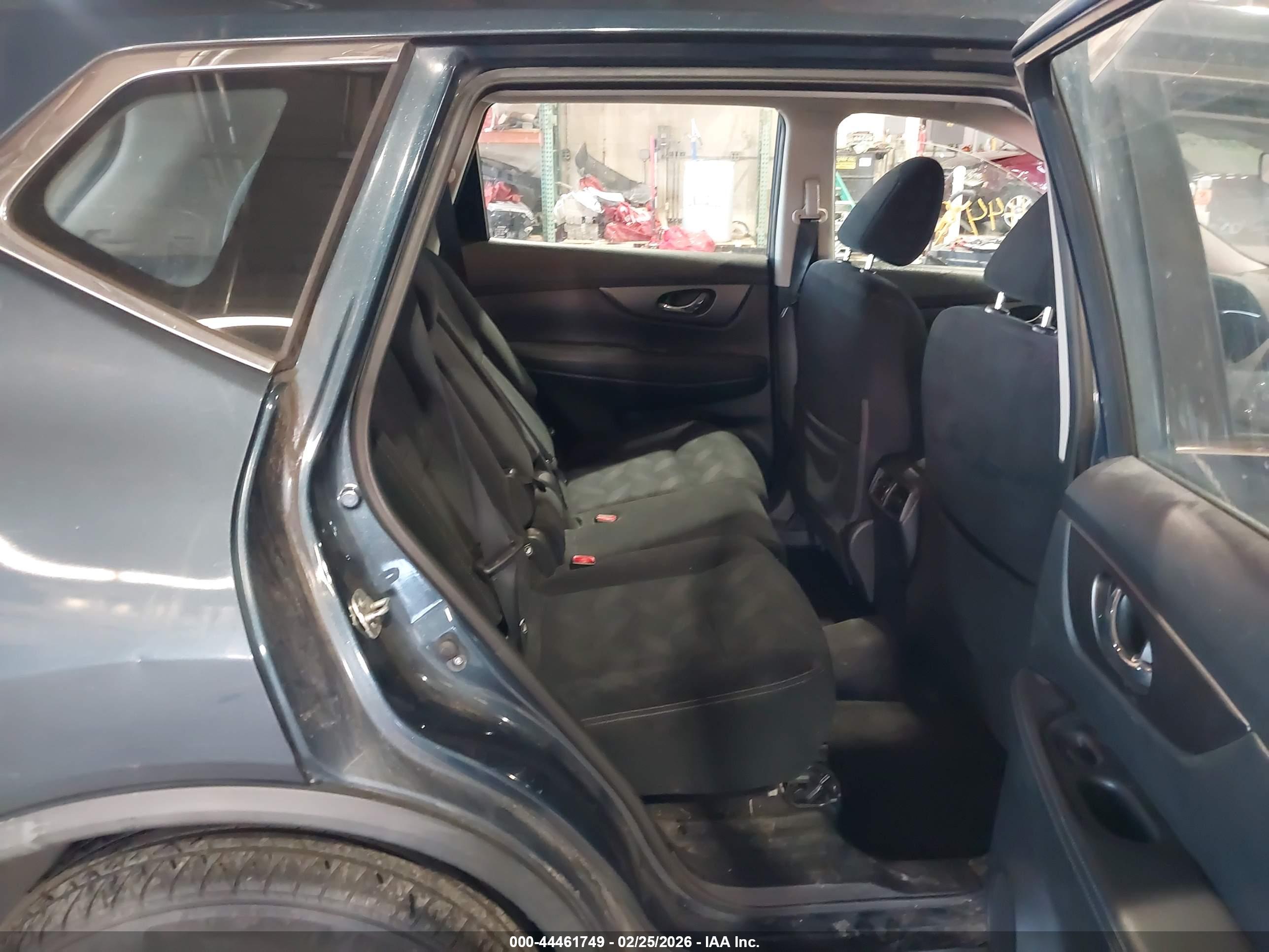NISSAN ROGUE image 8