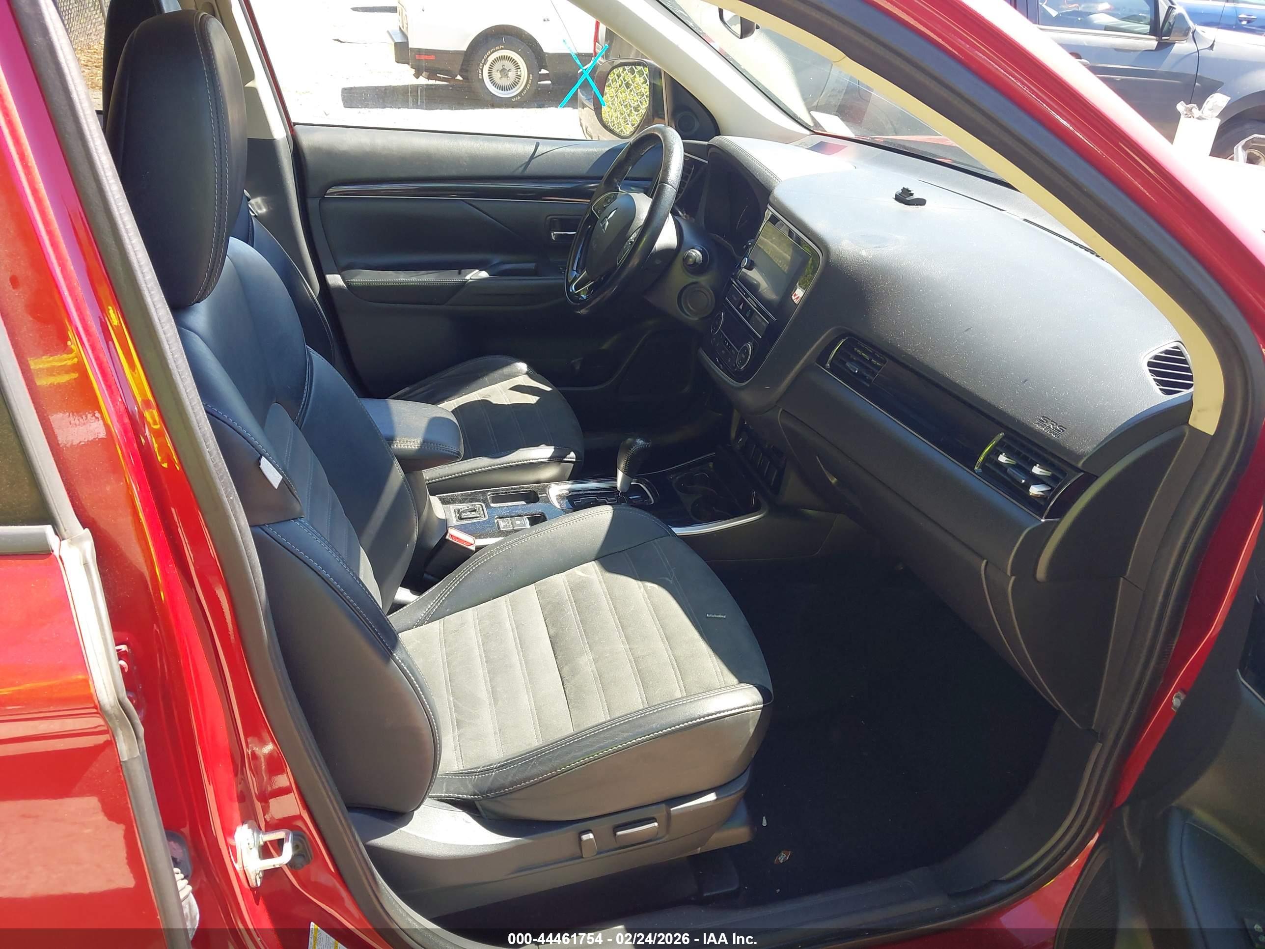 MITSUBISHI OUTLANDER image 5