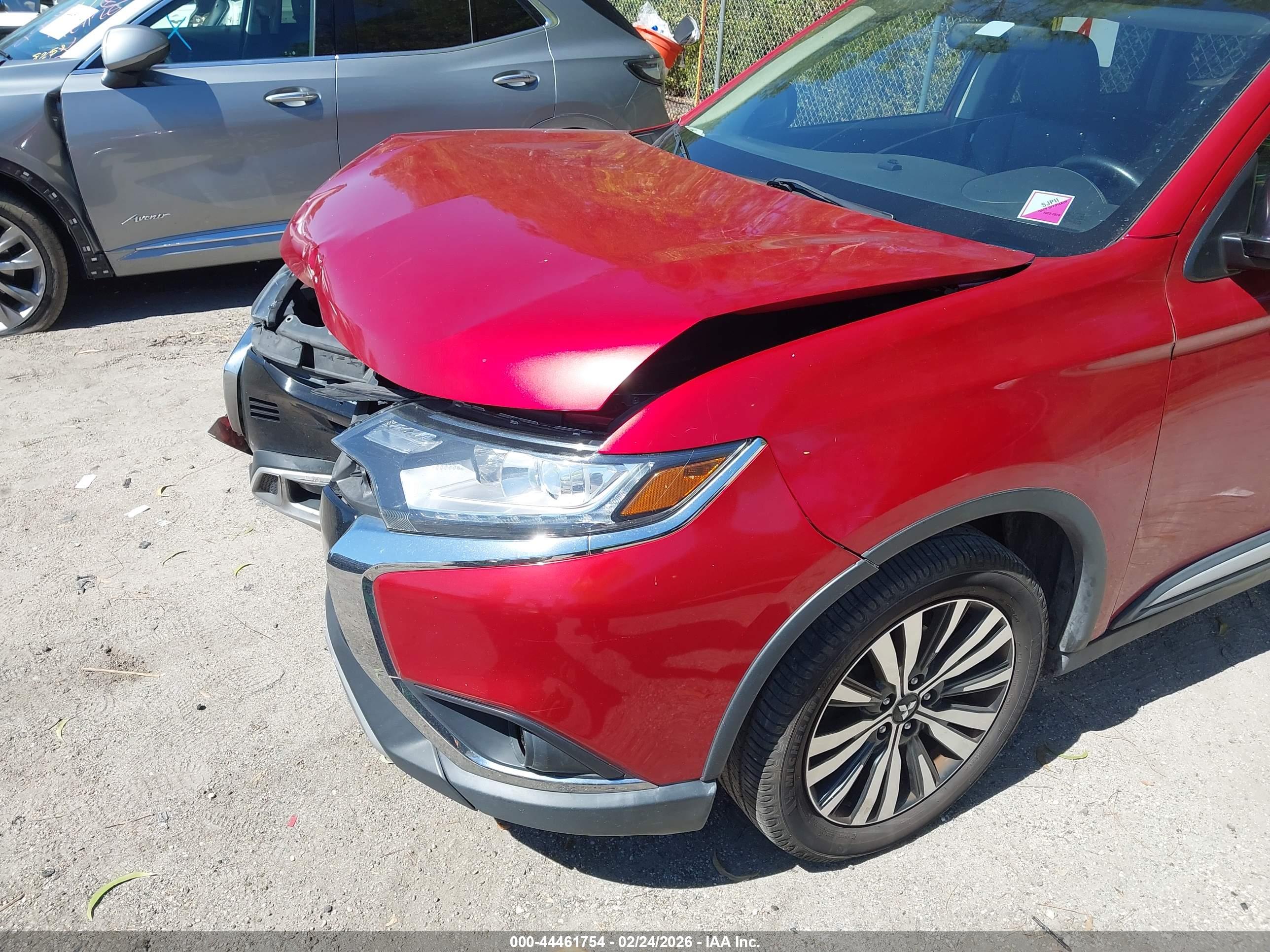 MITSUBISHI OUTLANDER image 6