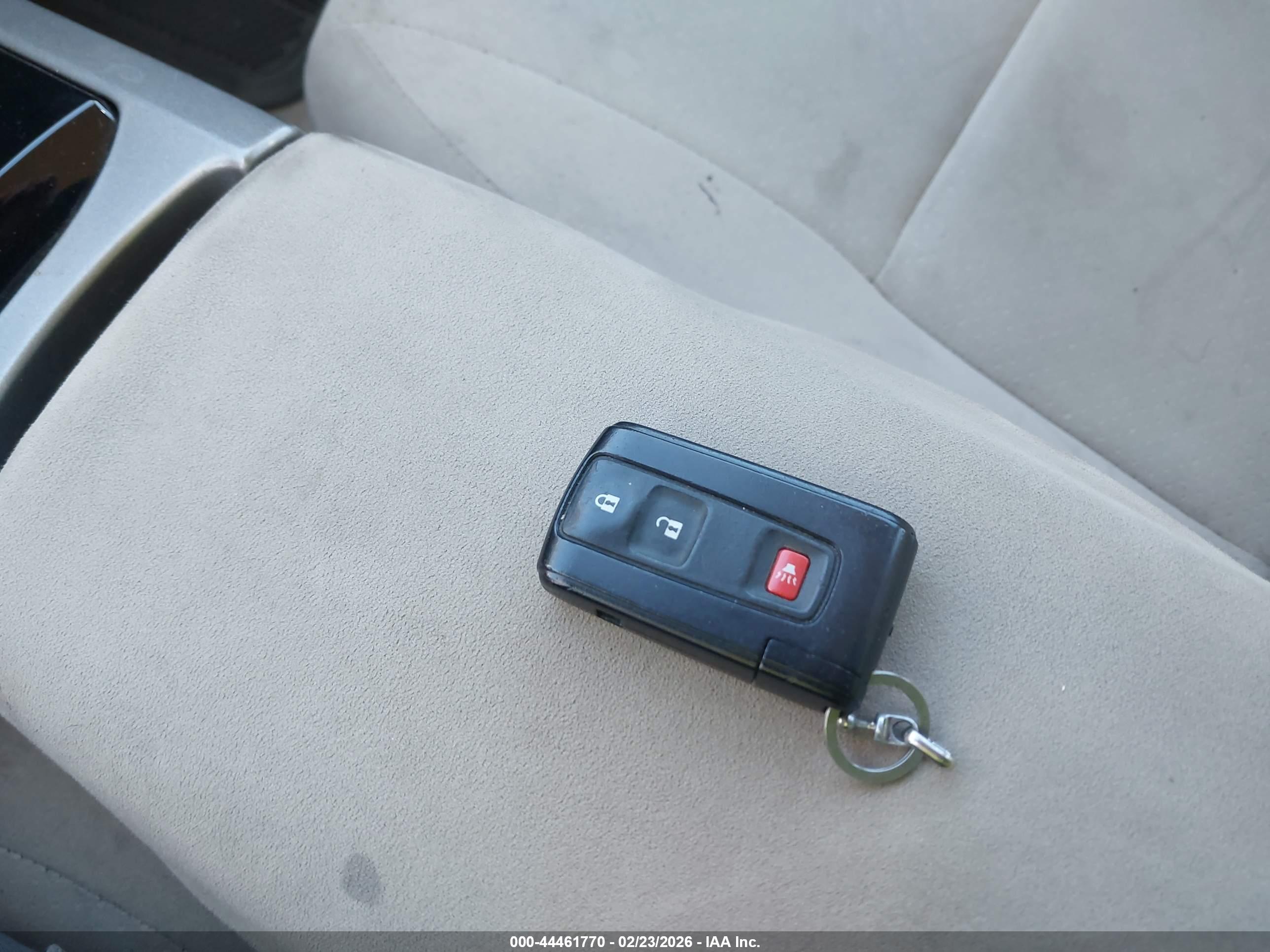 TOYOTA PRIUS image 11