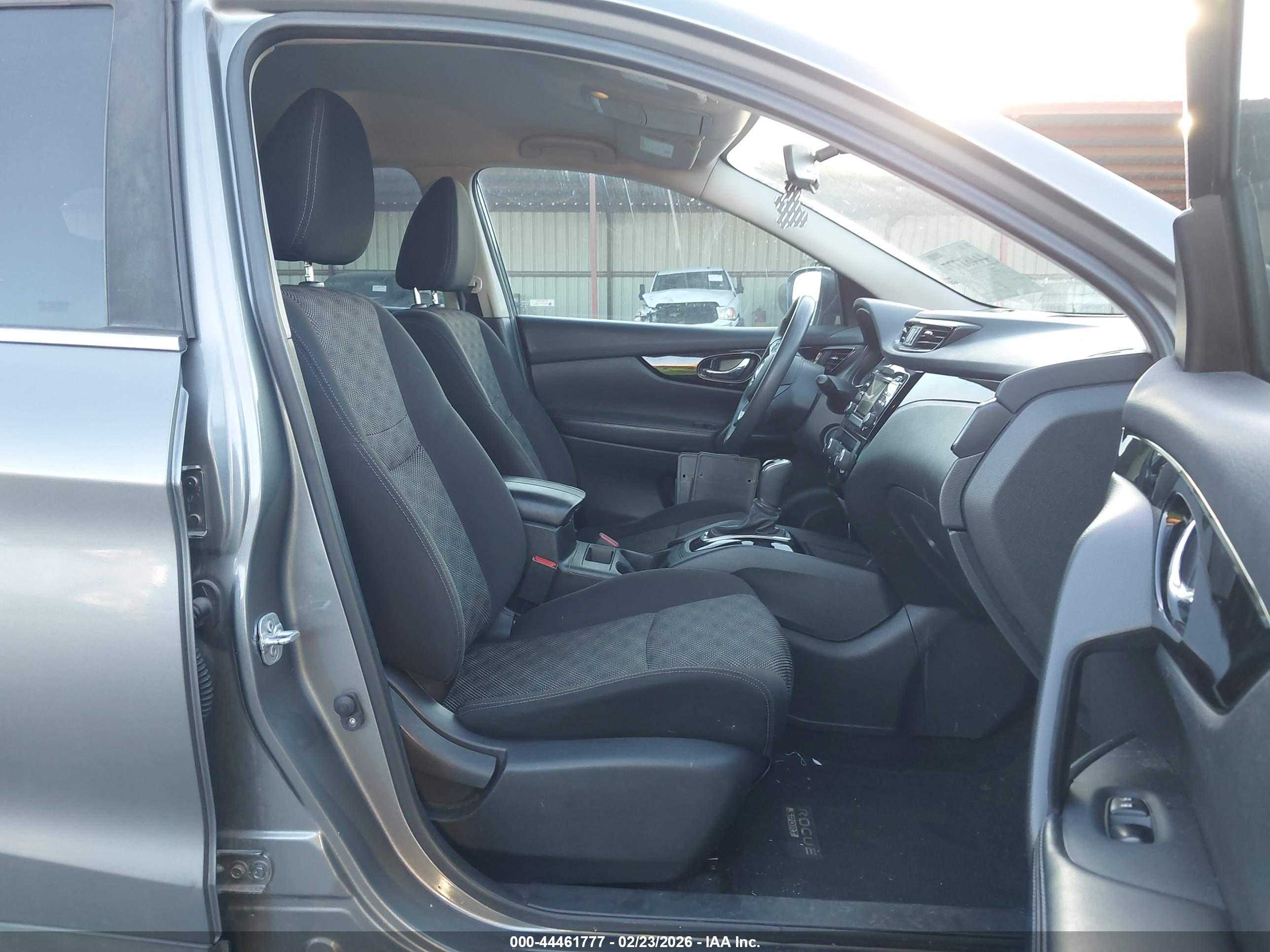 NISSAN ROGUE image 5