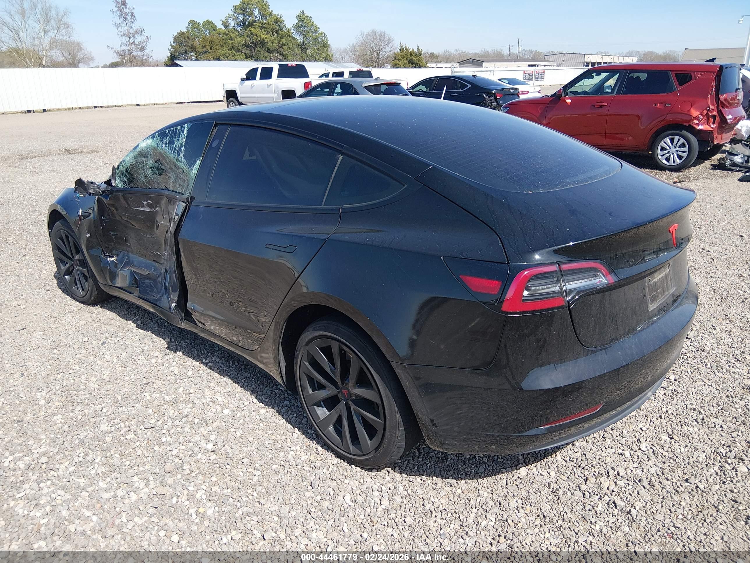 TESLA MODEL image 3