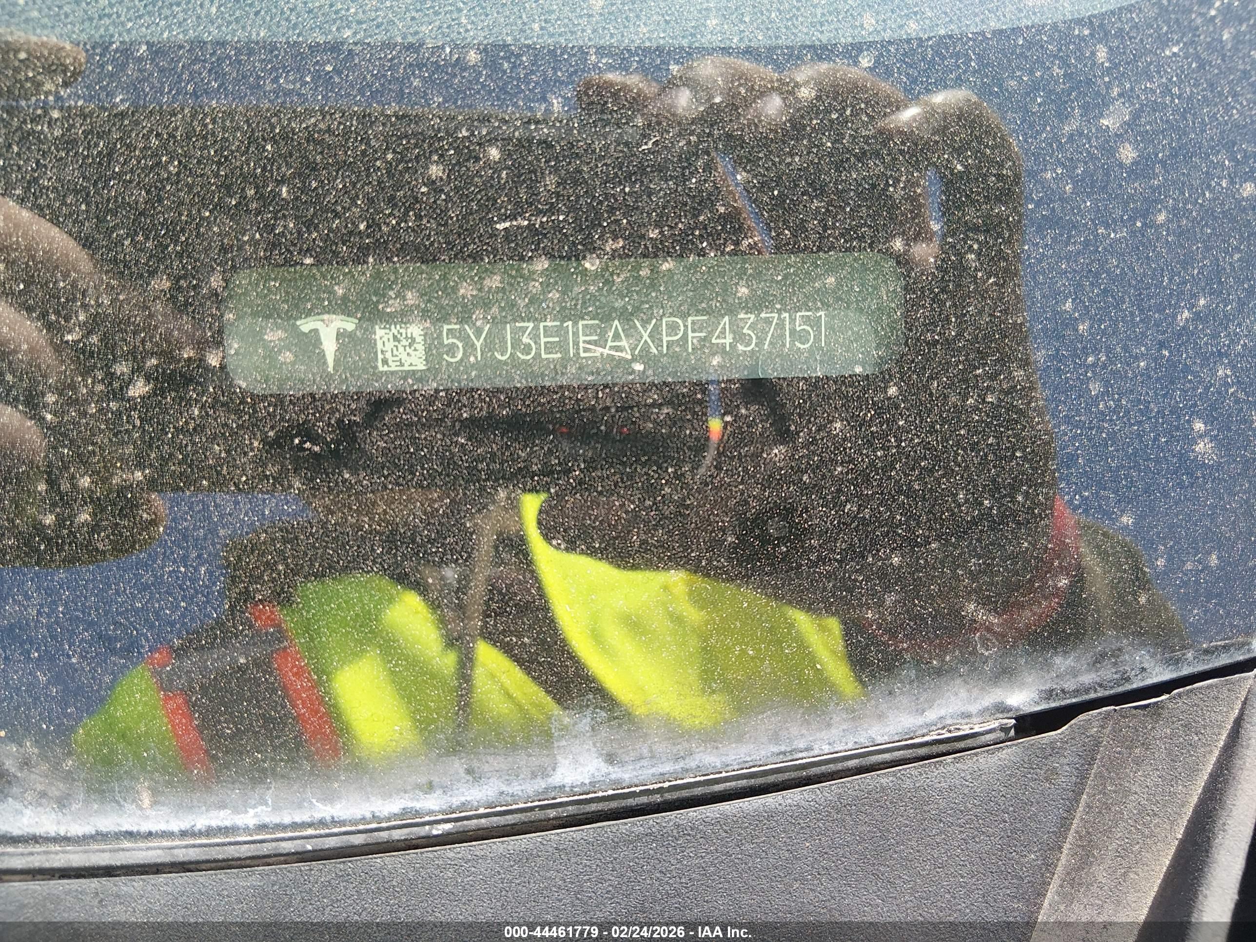 TESLA MODEL image 9