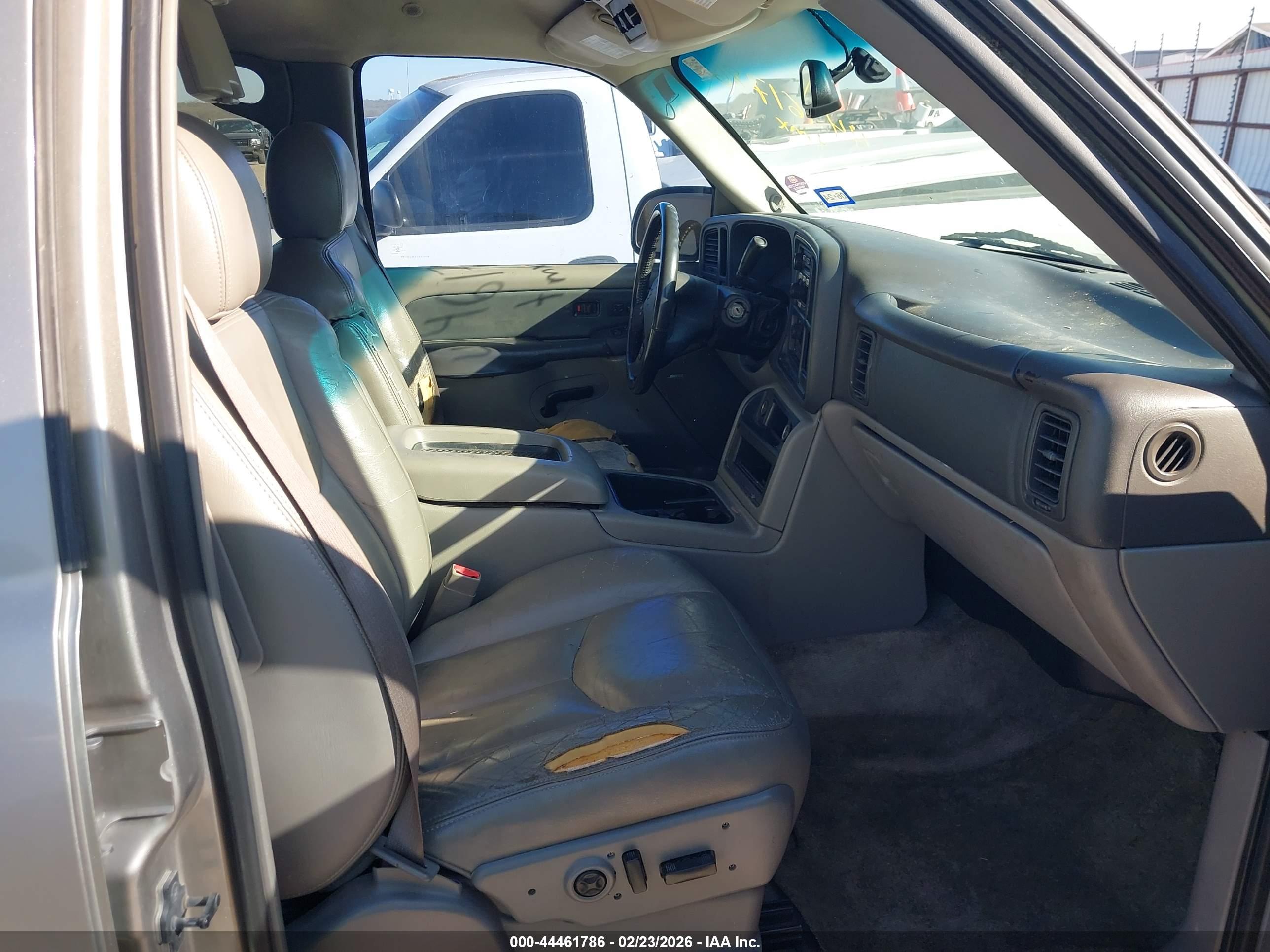 CHEVROLET TAHOE image 5