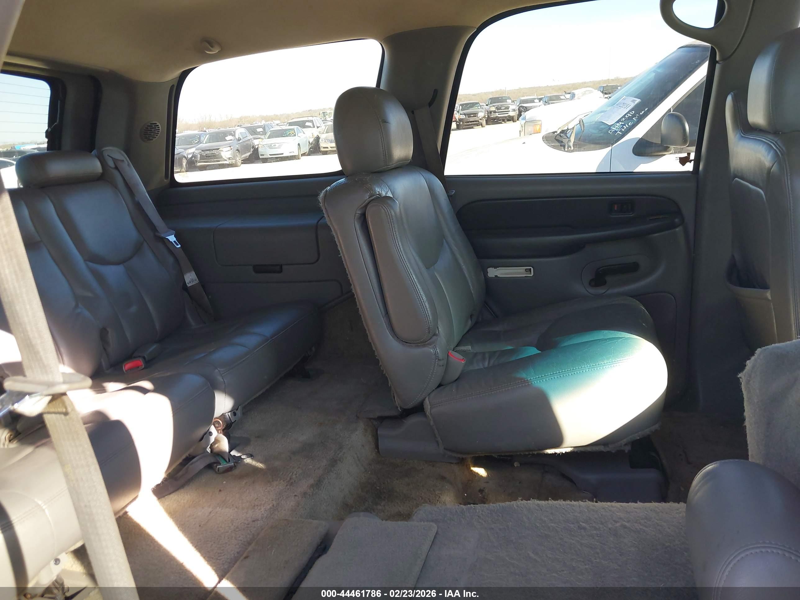 CHEVROLET TAHOE image 8