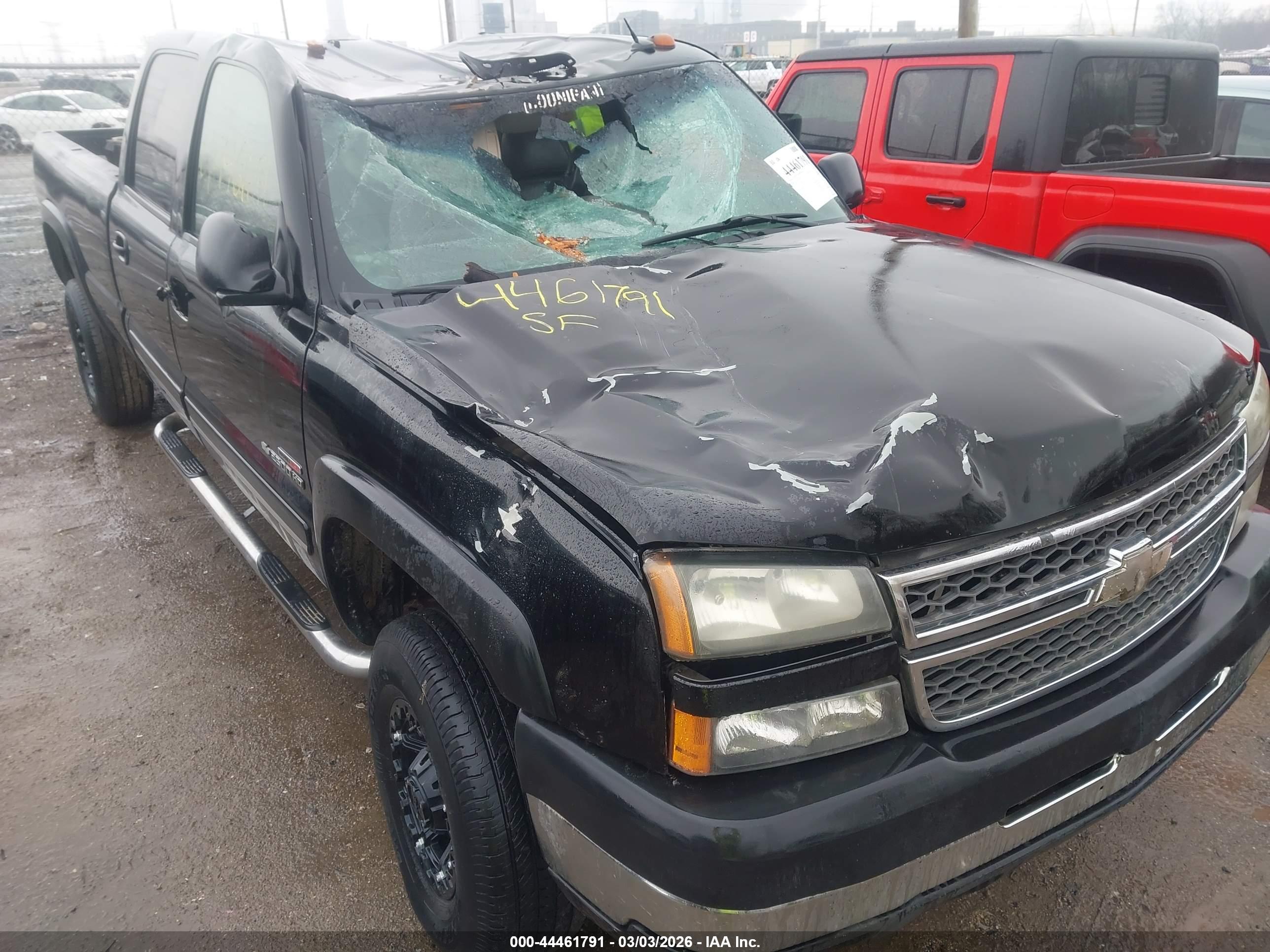CHEVROLET SILVERADO image 6