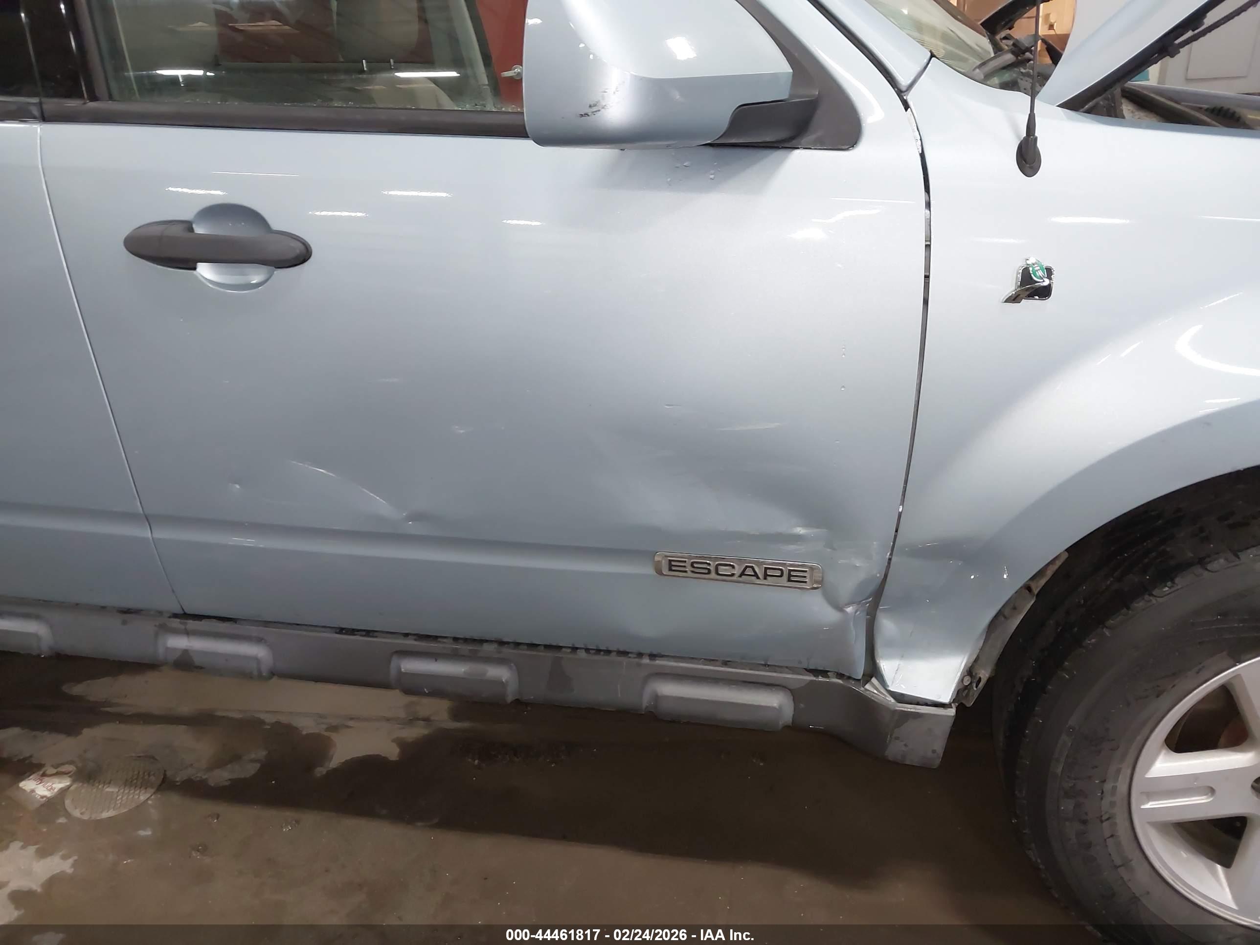 FORD ESCAPE image 6