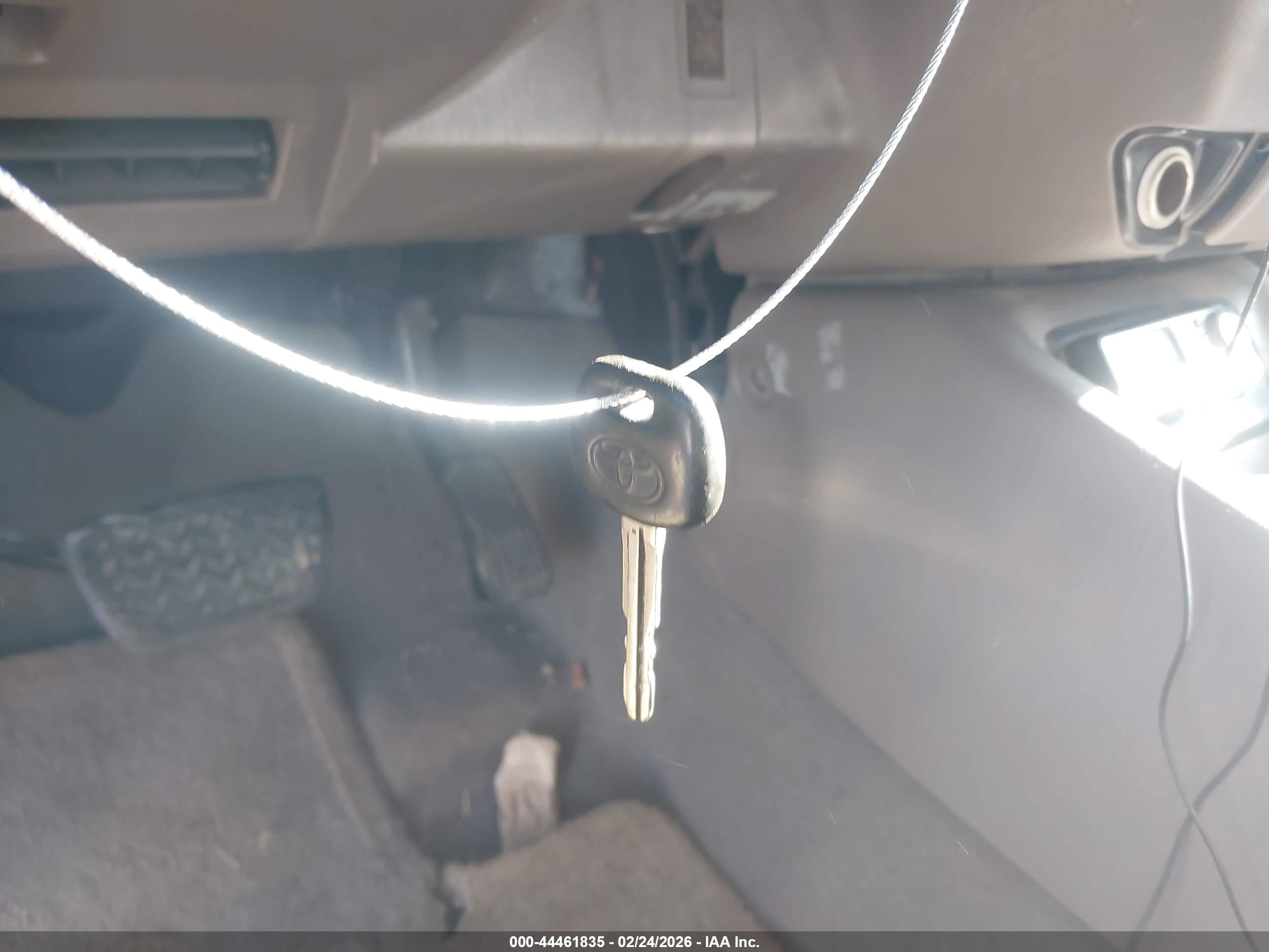 TOYOTA SEQUOIA image 11