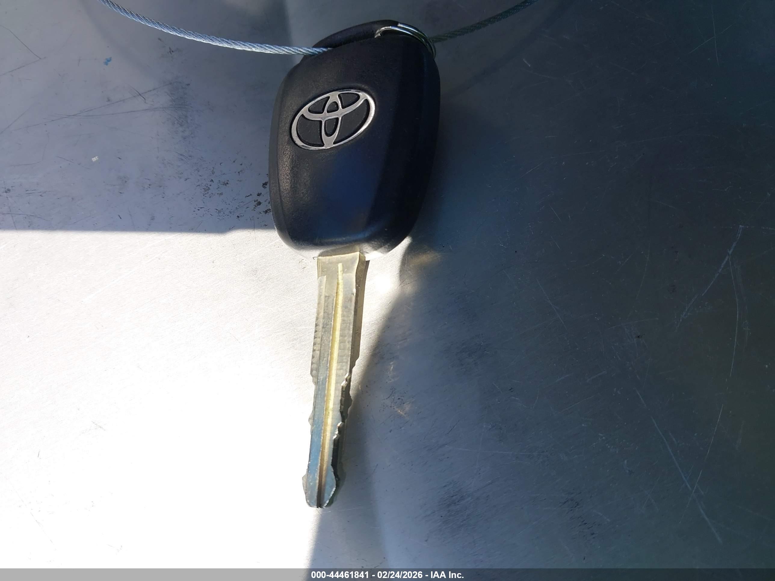 TOYOTA COROLLA image 11