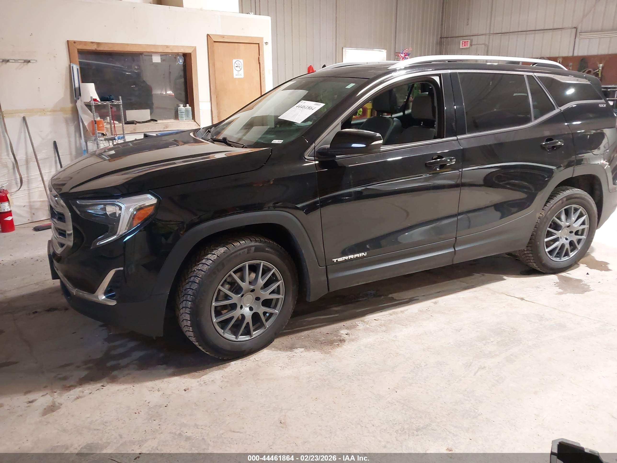 GMC TERRAIN image 2