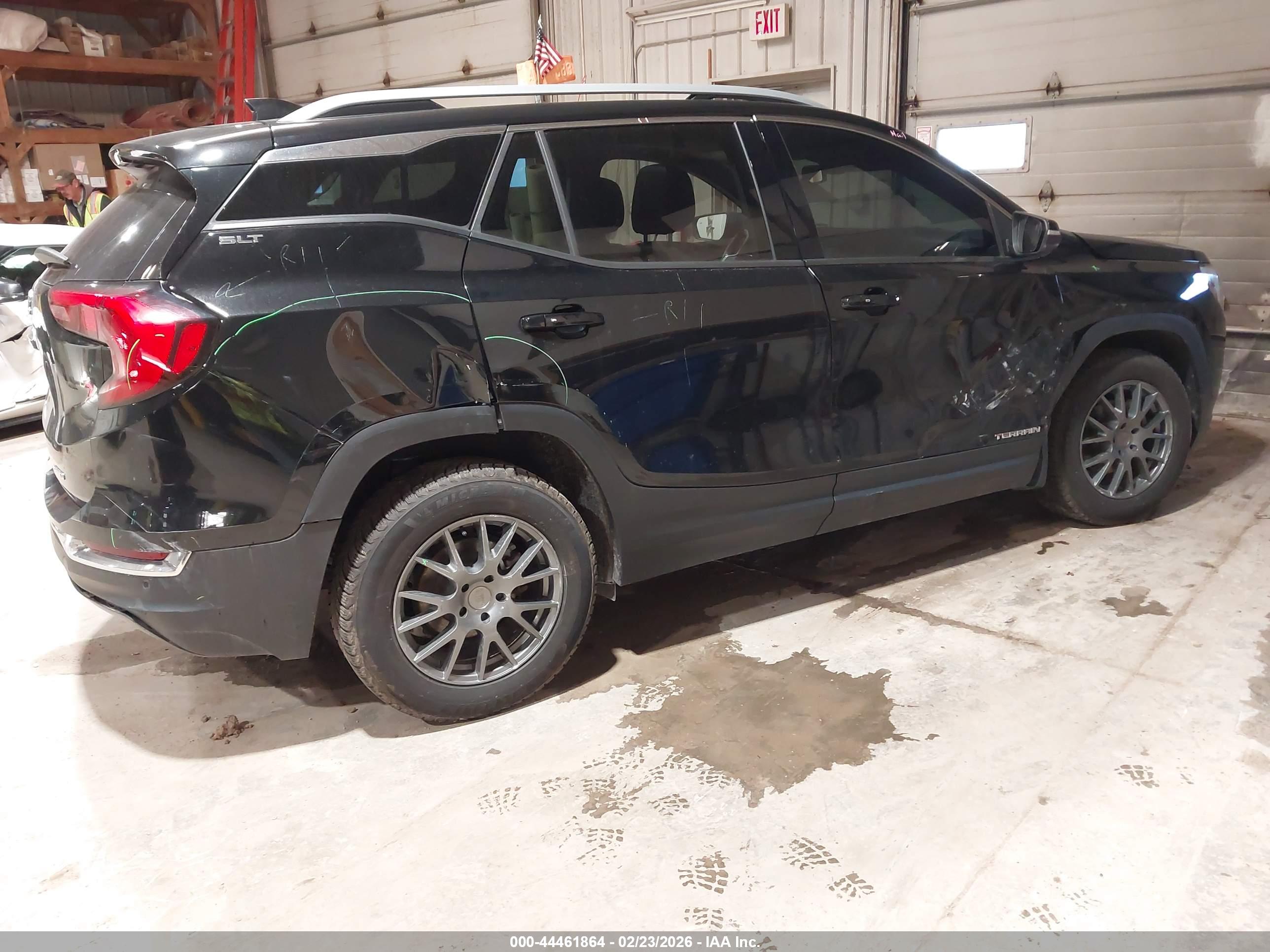 GMC TERRAIN image 4