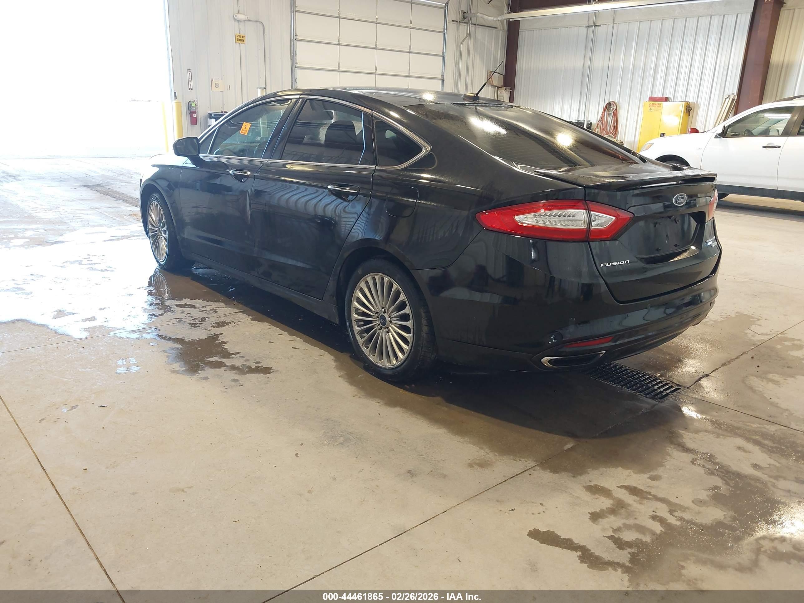 FORD FUSION image 3