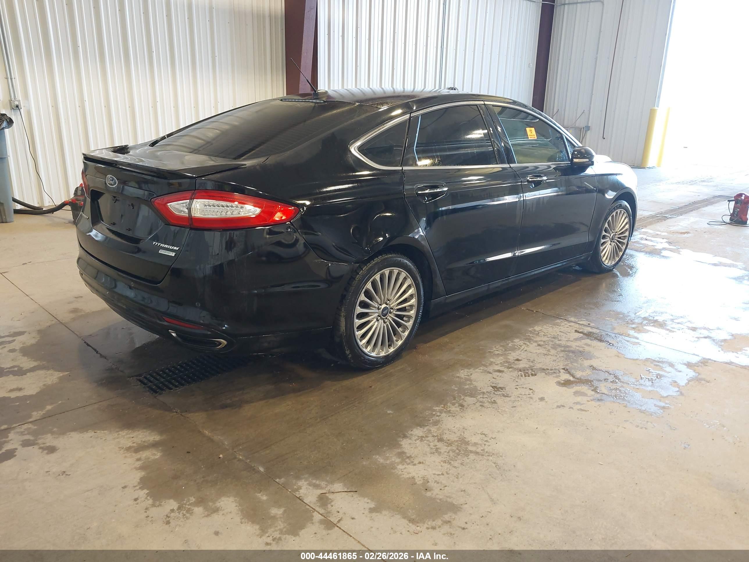 FORD FUSION image 4