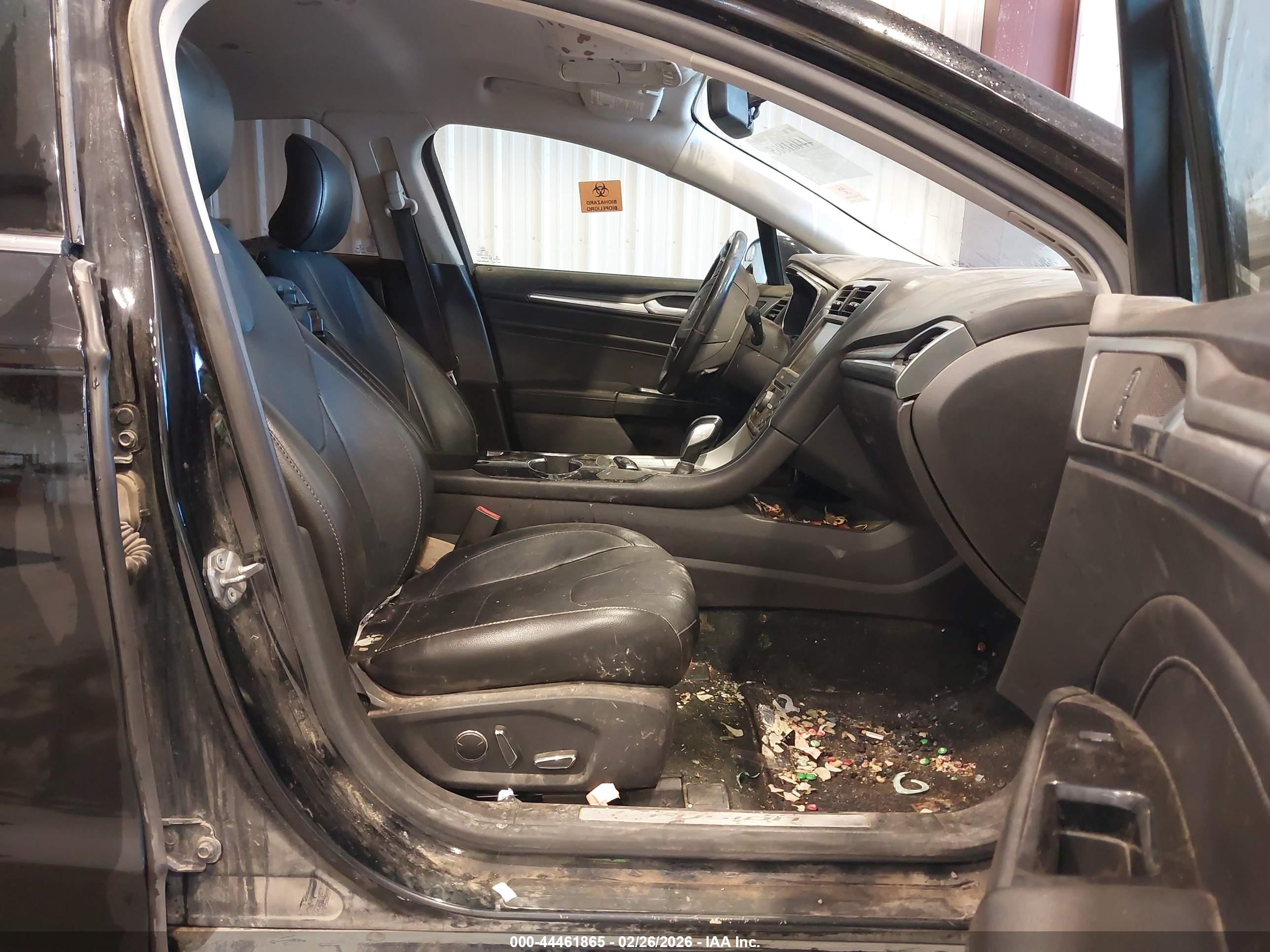 FORD FUSION image 5