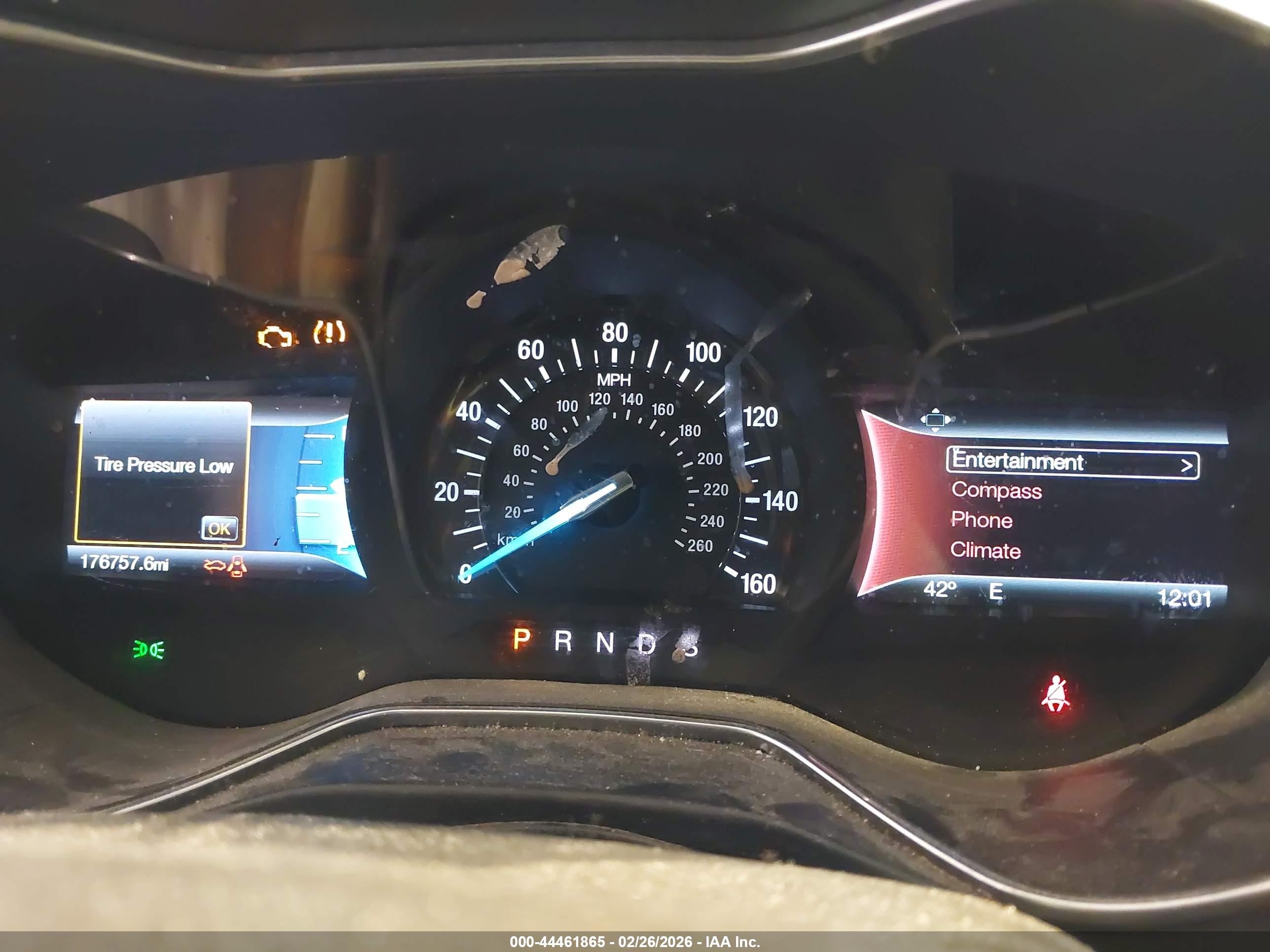 FORD FUSION image 7