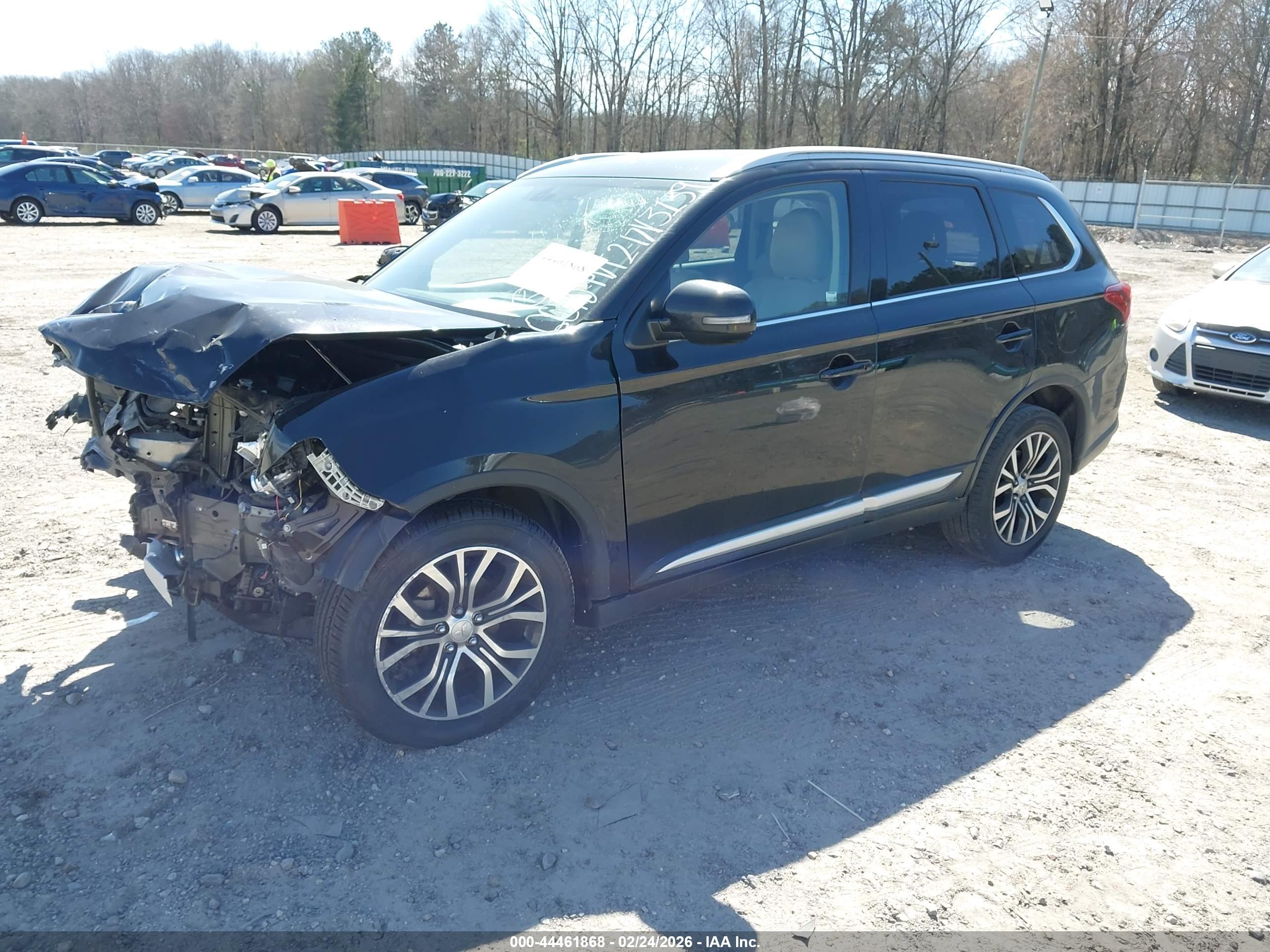 MITSUBISHI OUTLANDER image 2