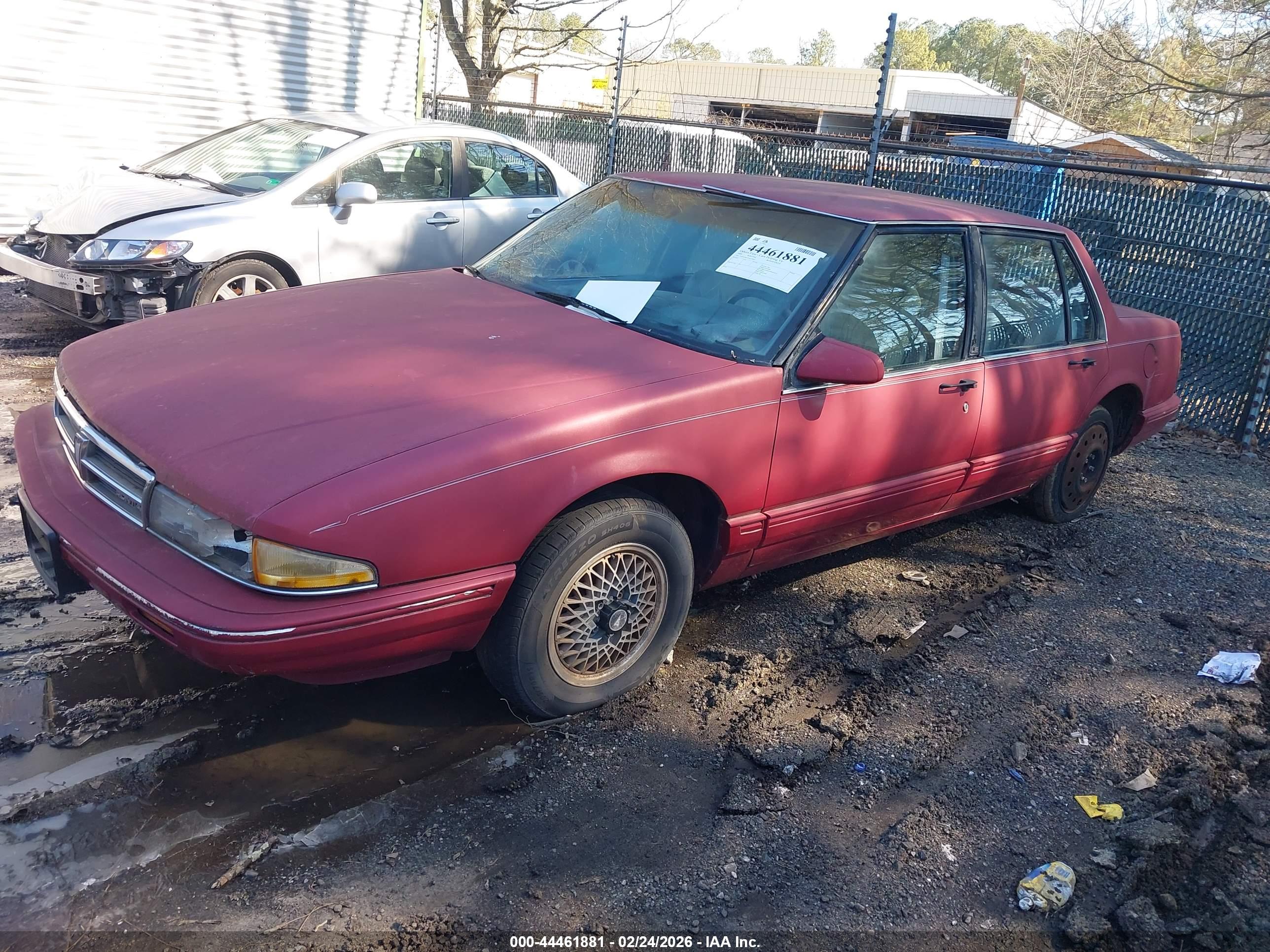 PONTIAC BONNEVILLE image 2