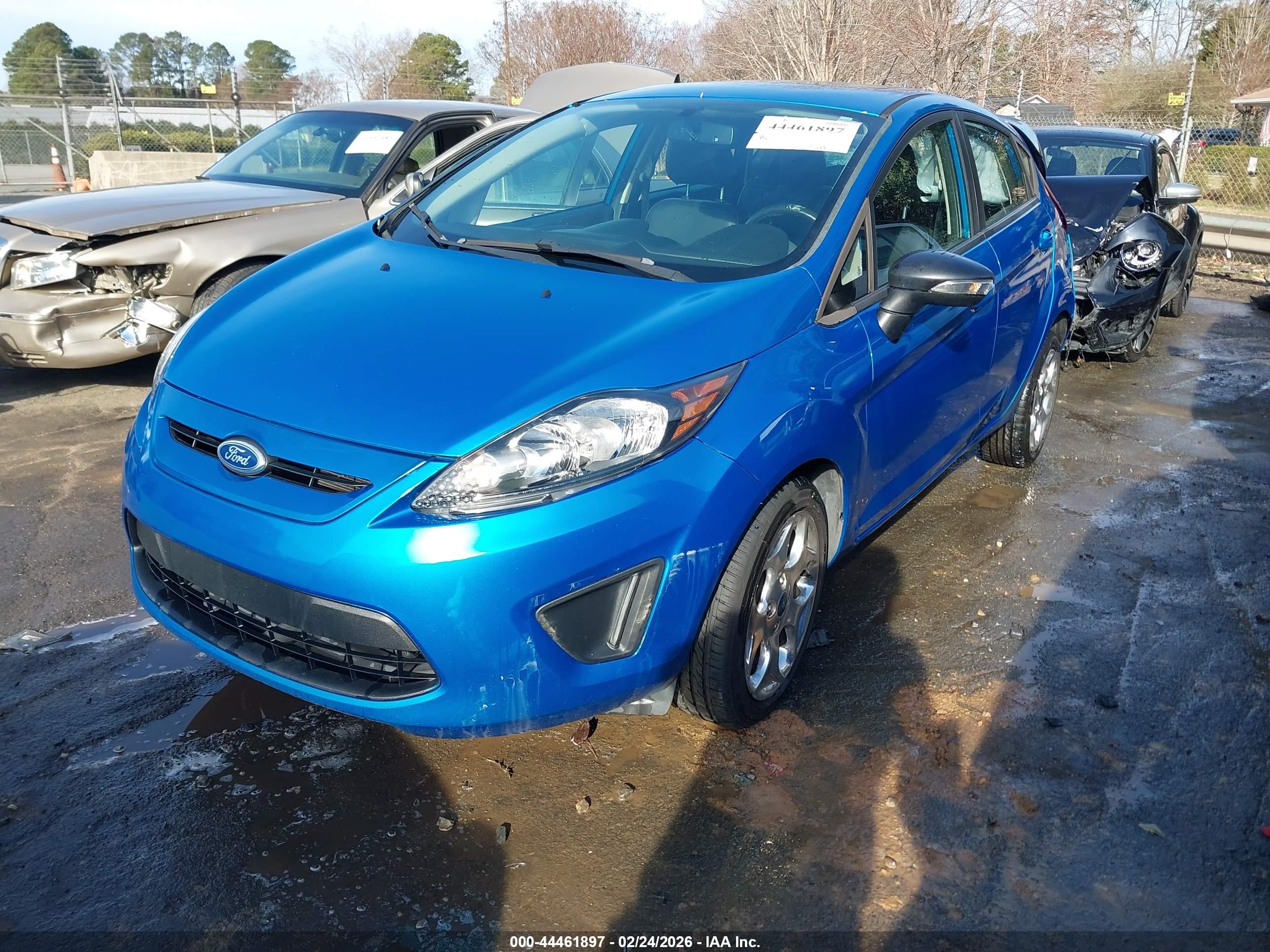 FORD FIESTA image 2