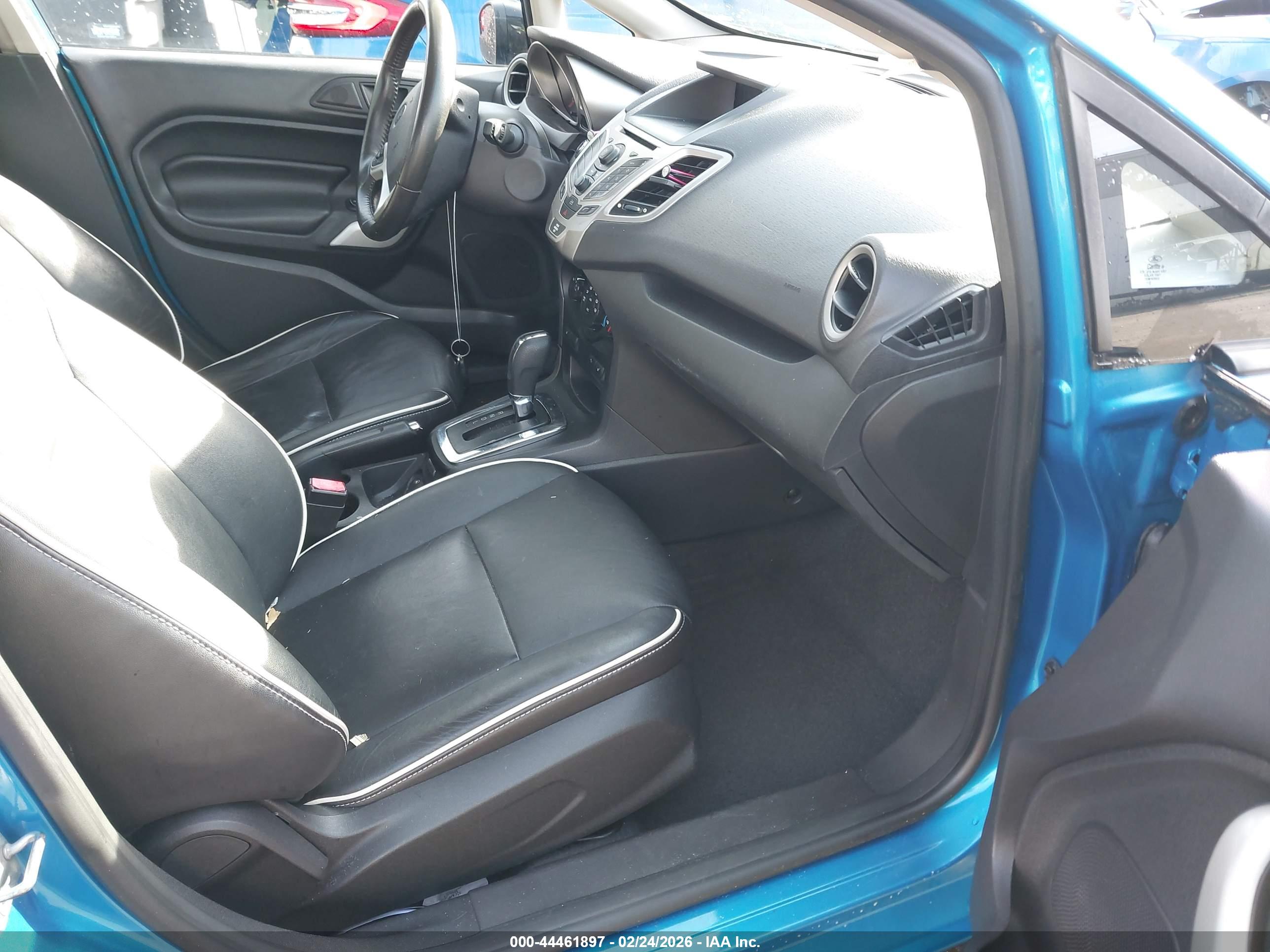 FORD FIESTA image 5