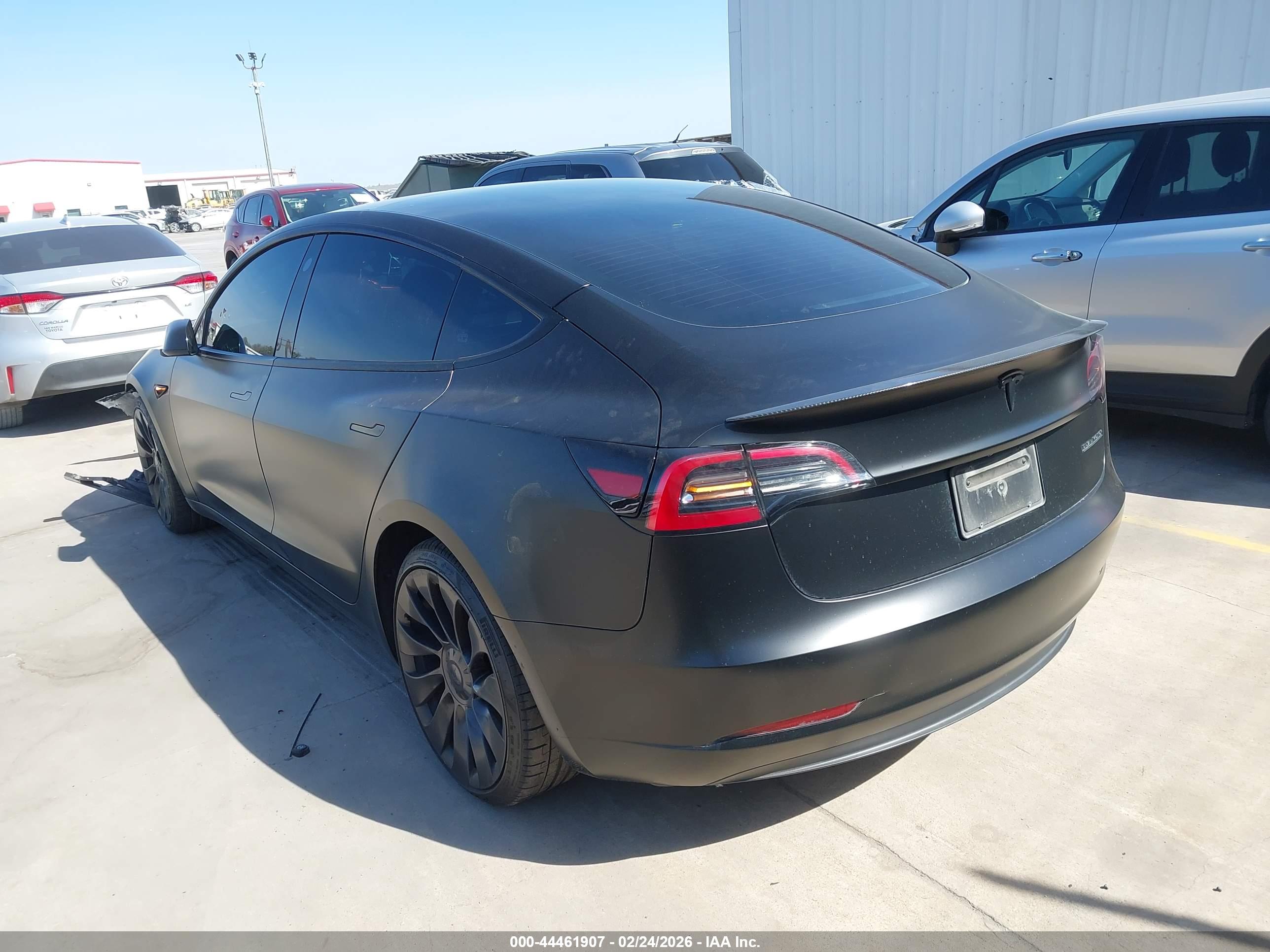TESLA MODEL image 3