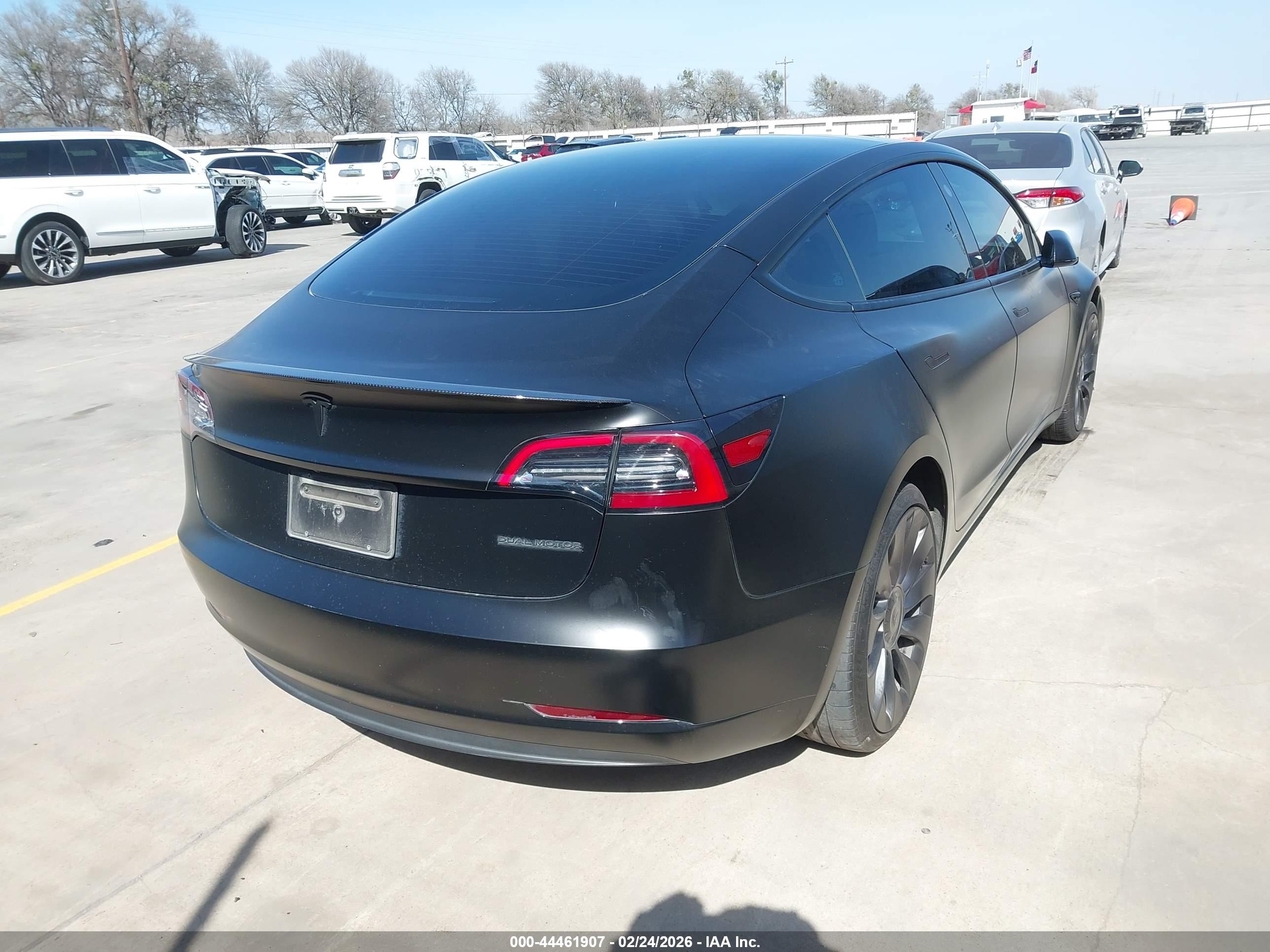 TESLA MODEL image 4