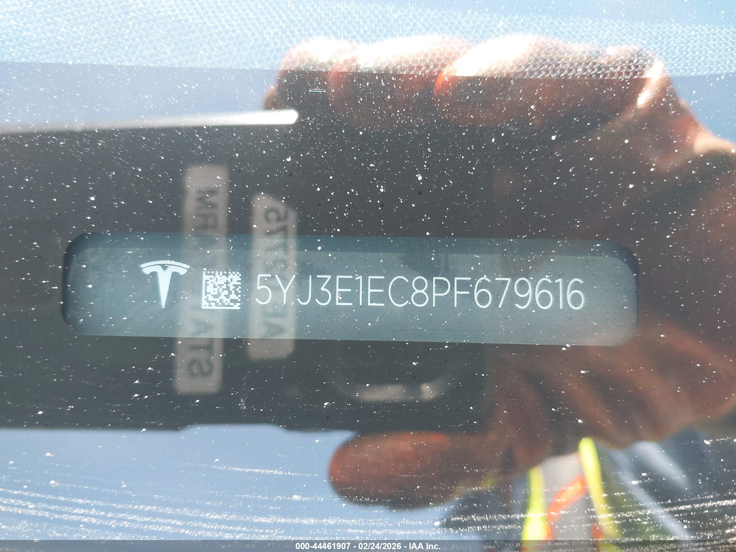 TESLA MODEL image 9