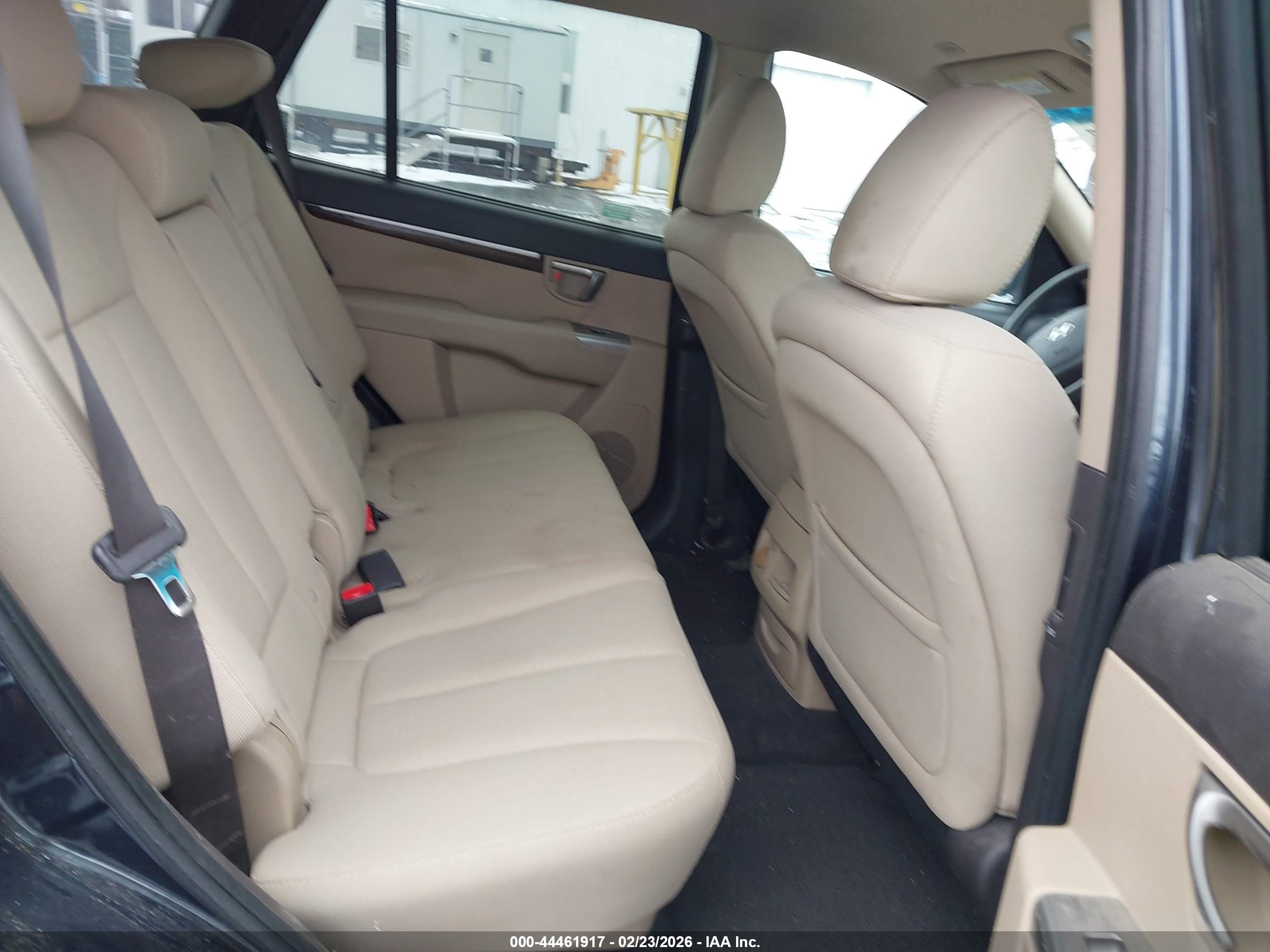 HYUNDAI SANTA image 8