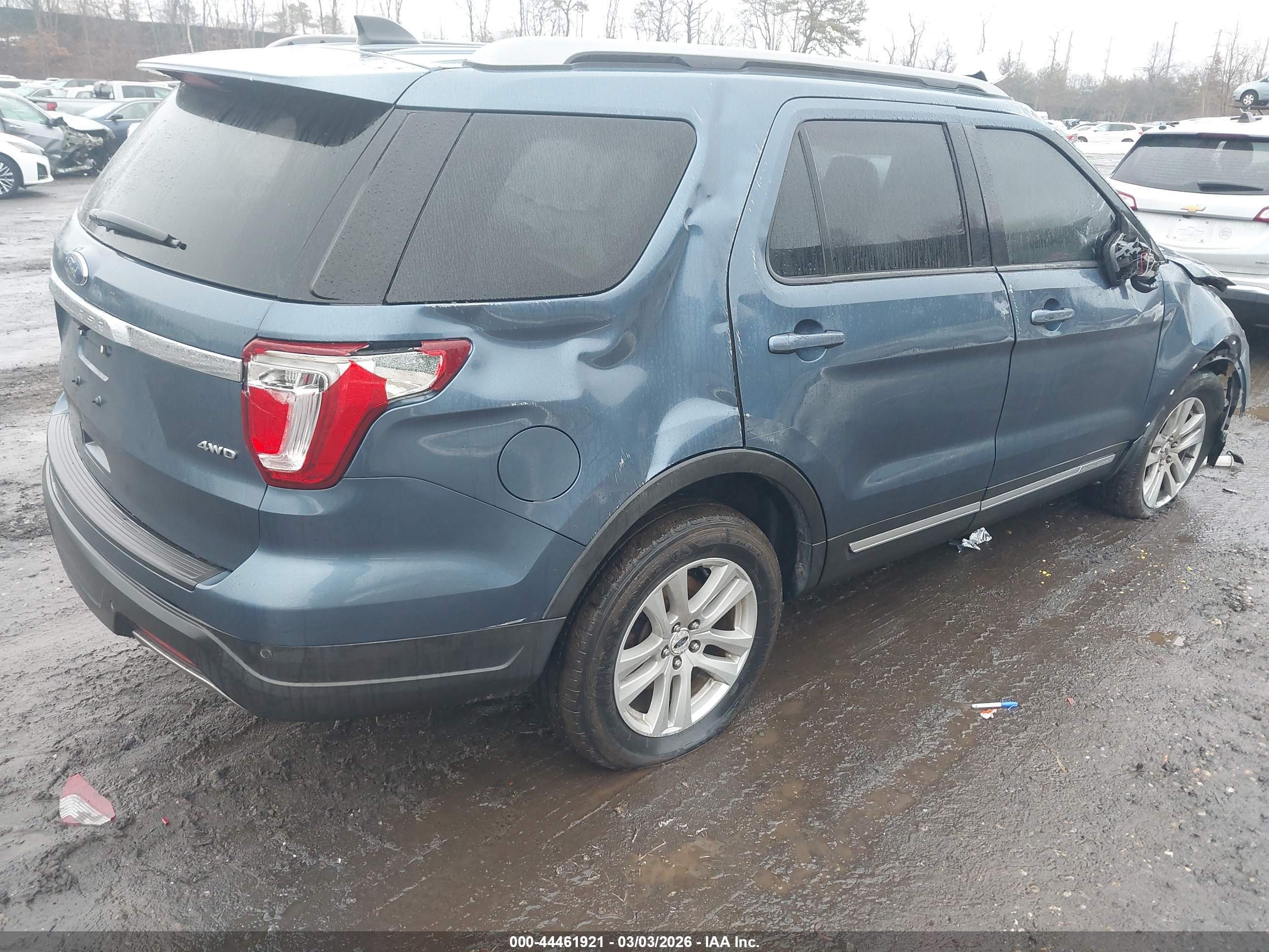FORD EXPLORER image 4