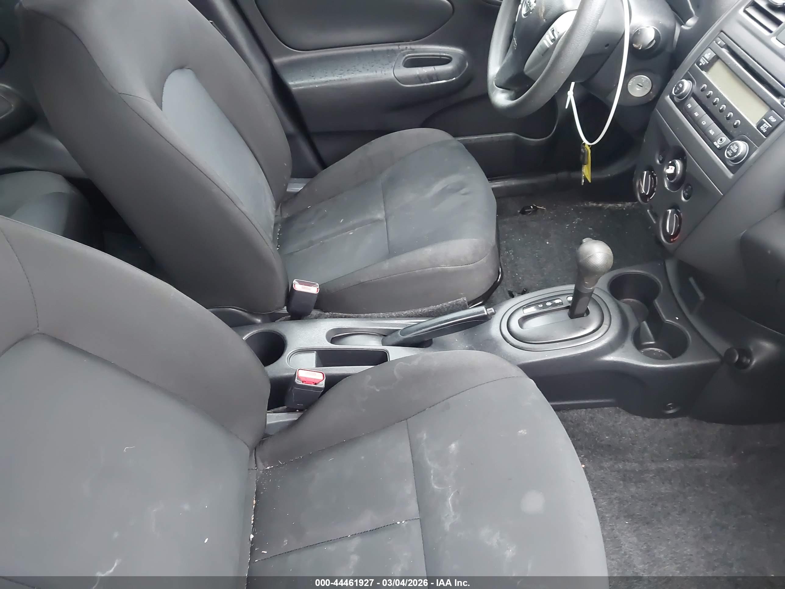 NISSAN VERSA image 5