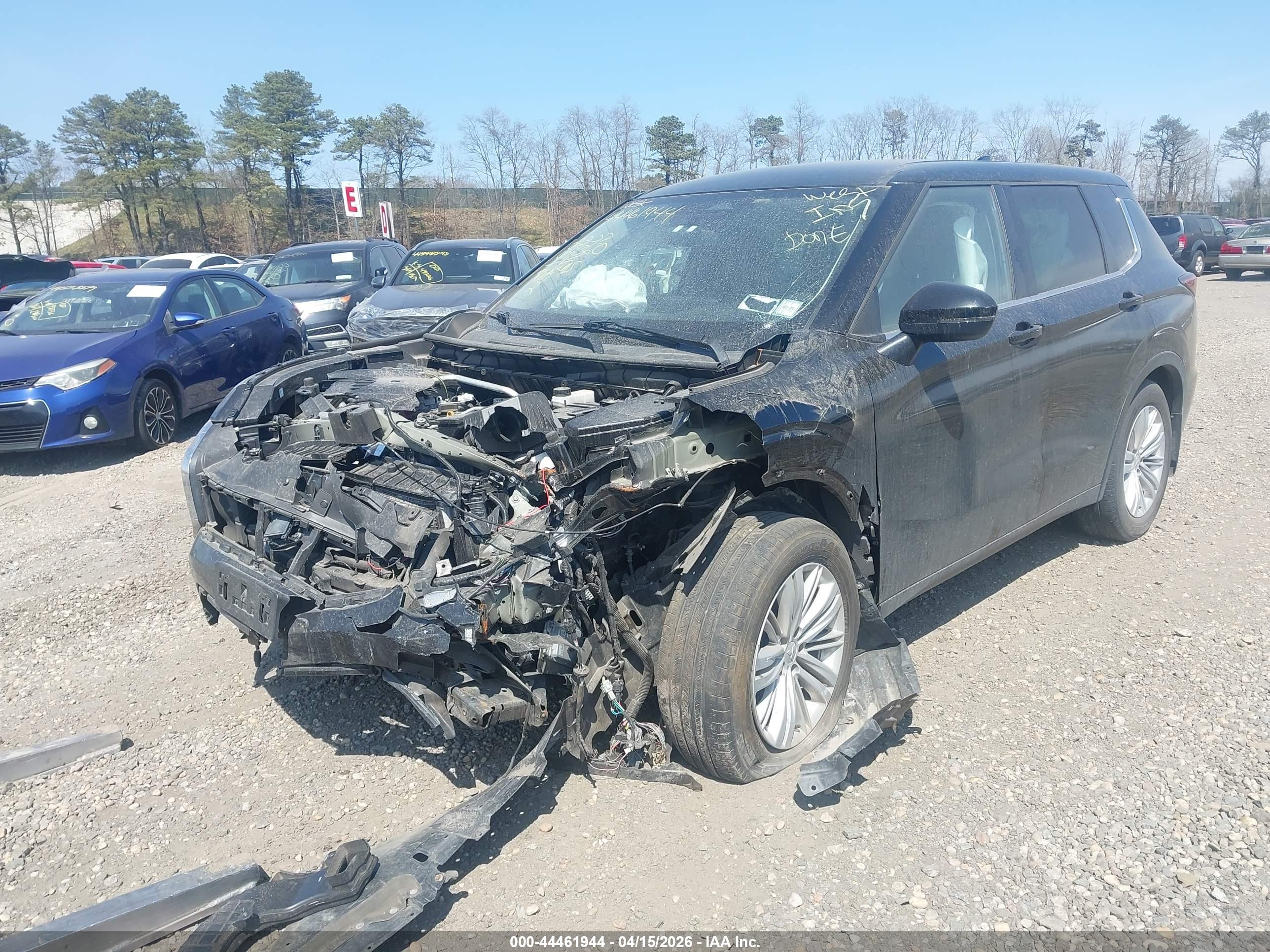 MITSUBISHI OUTLANDER image 2