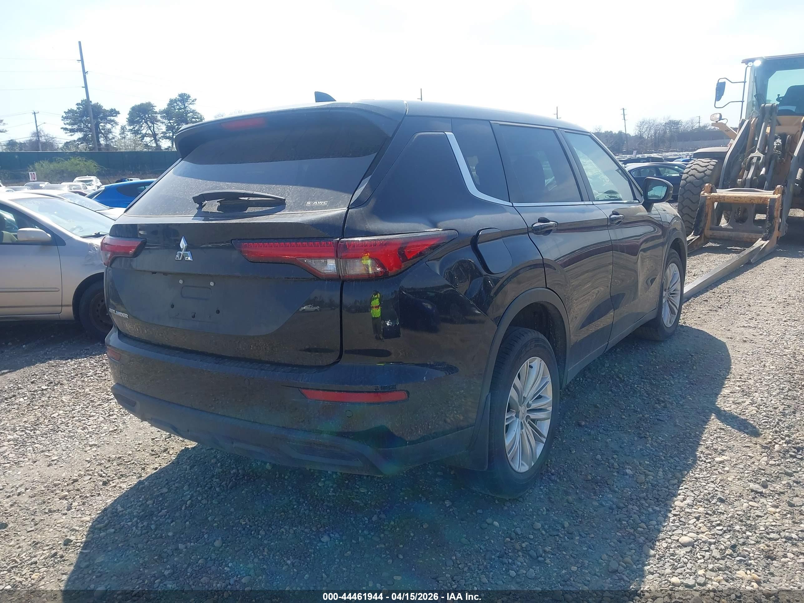 MITSUBISHI OUTLANDER image 4