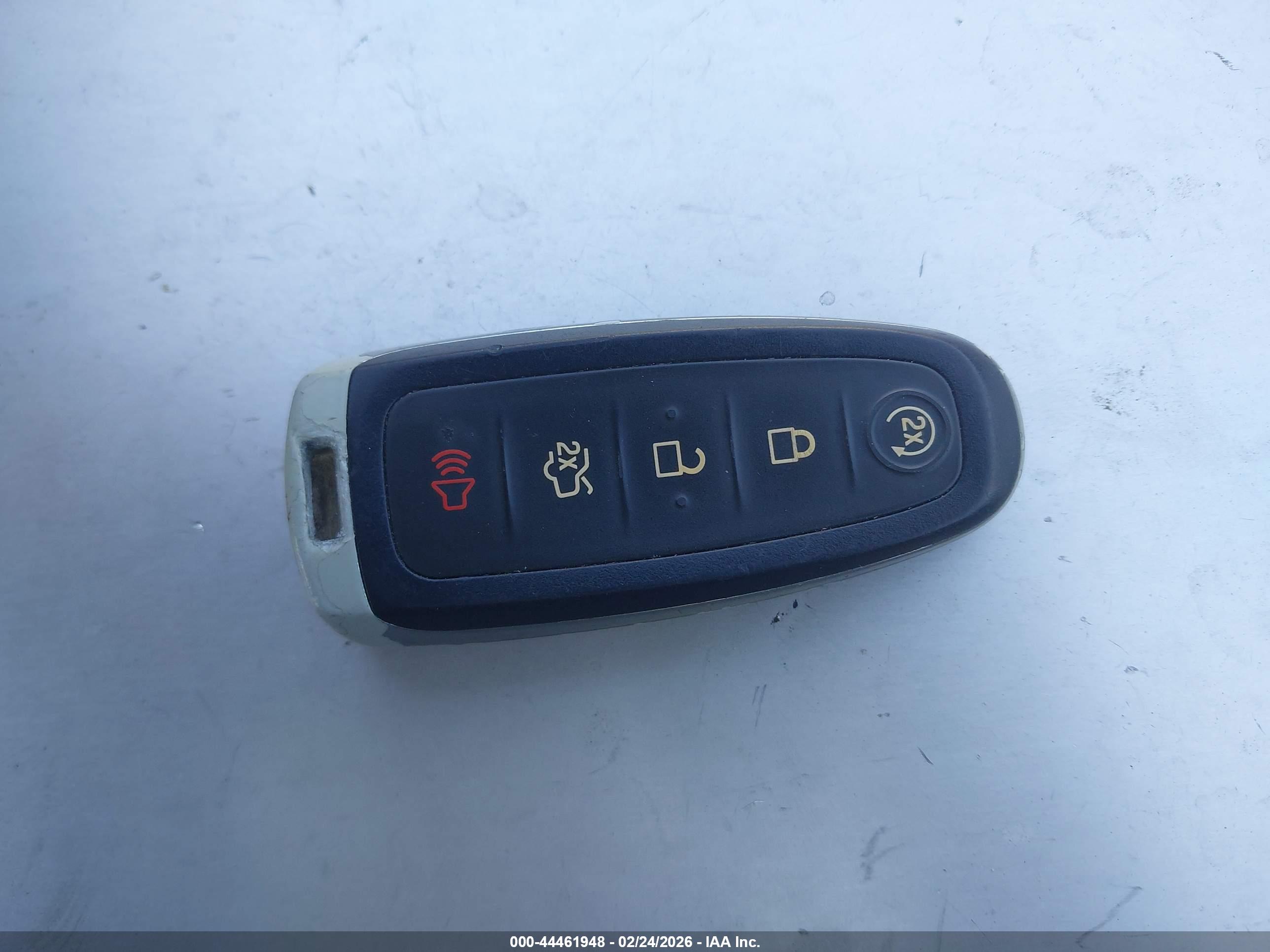 LINCOLN MKT image 11
