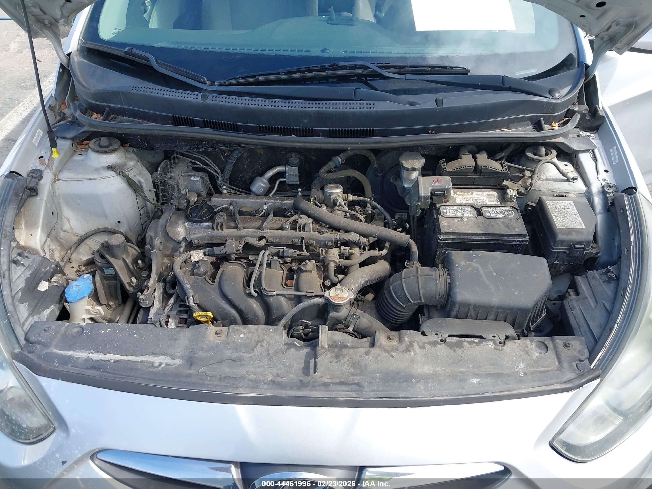 HYUNDAI ACCENT image 10