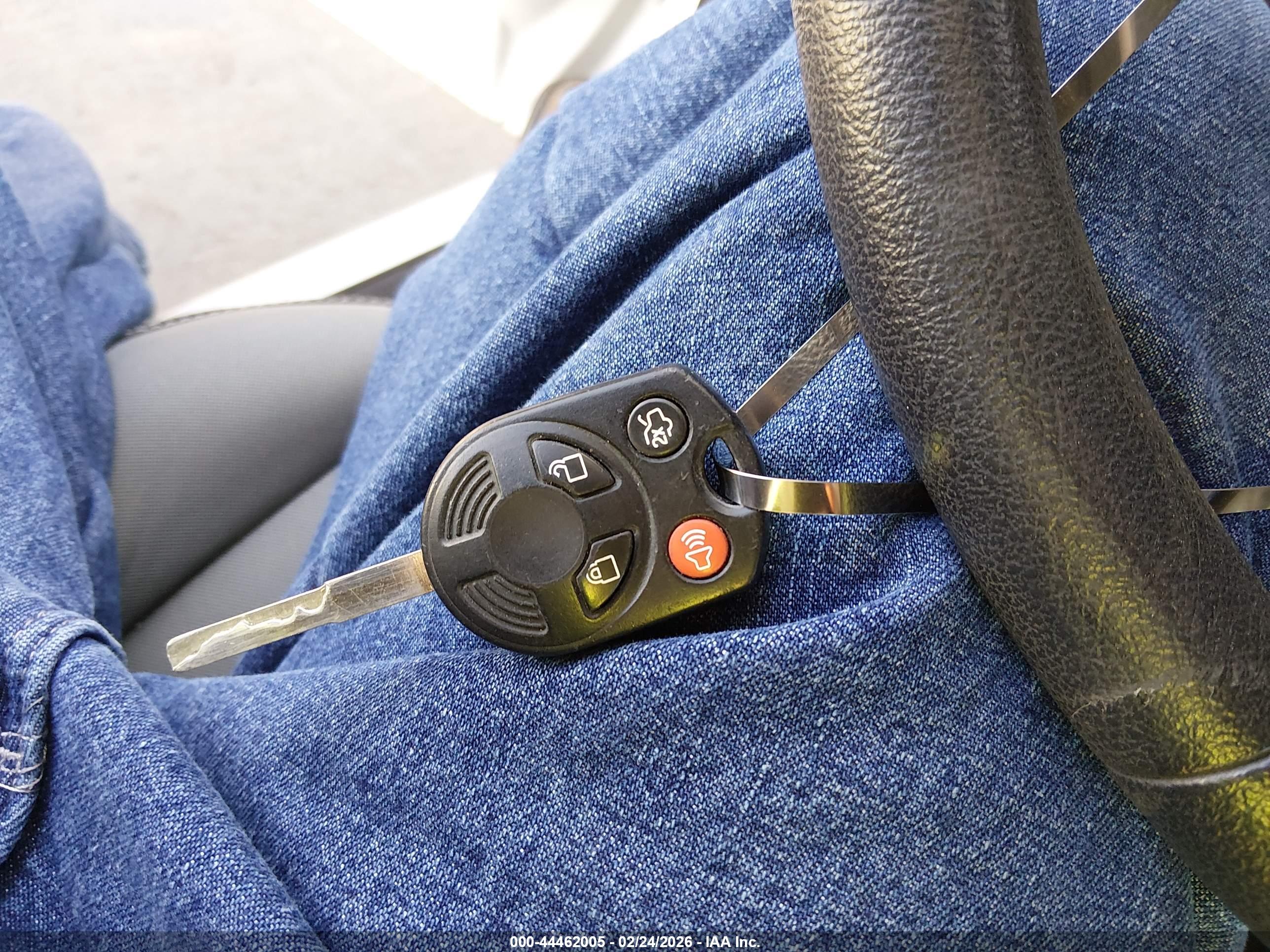 FORD ESCAPE image 11