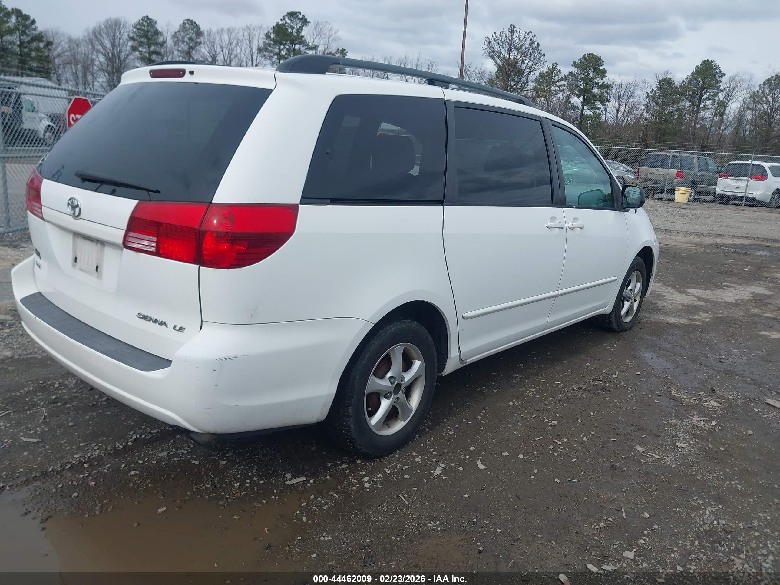 TOYOTA SIENNA image 4