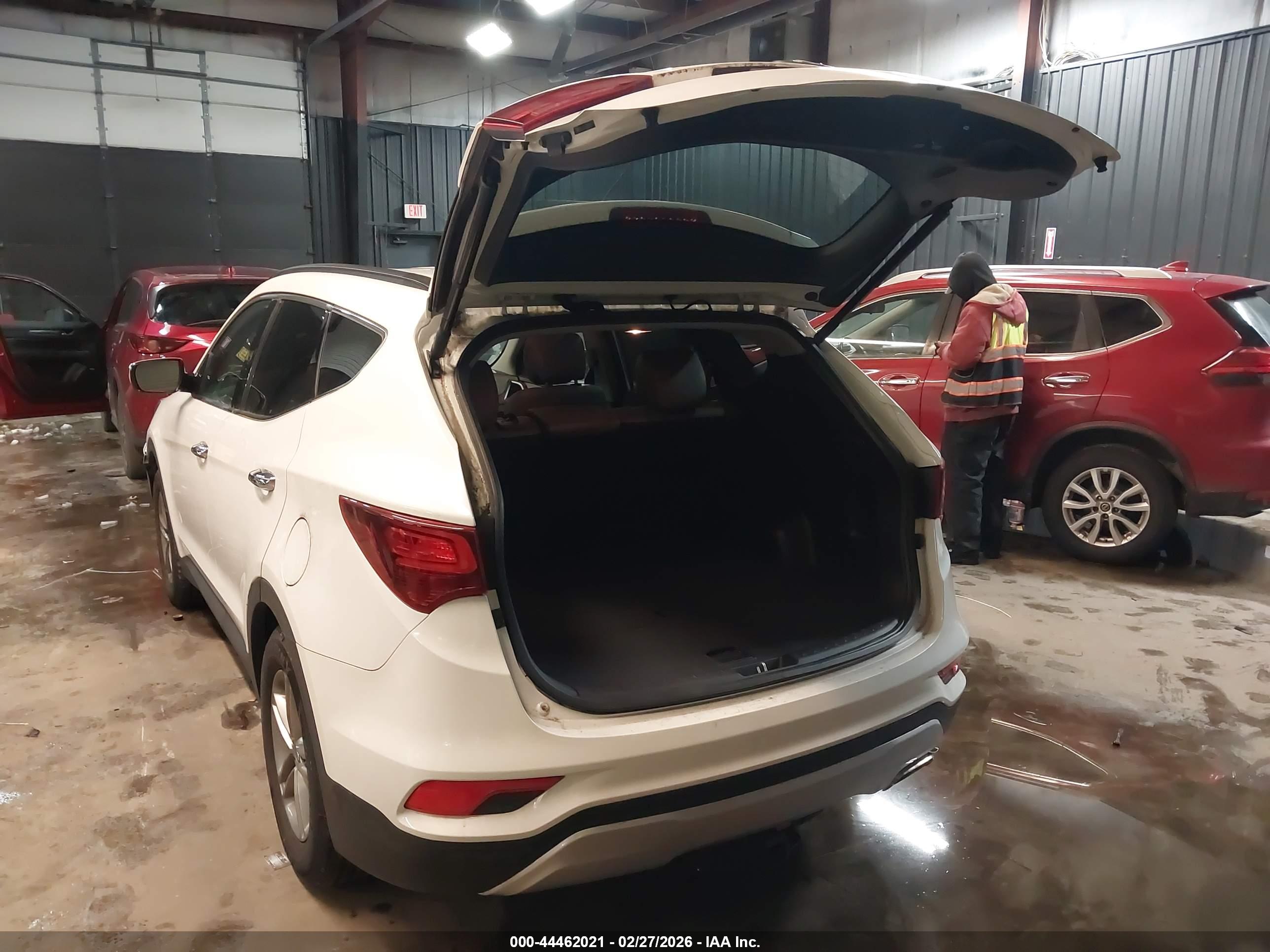 HYUNDAI SANTA image 3