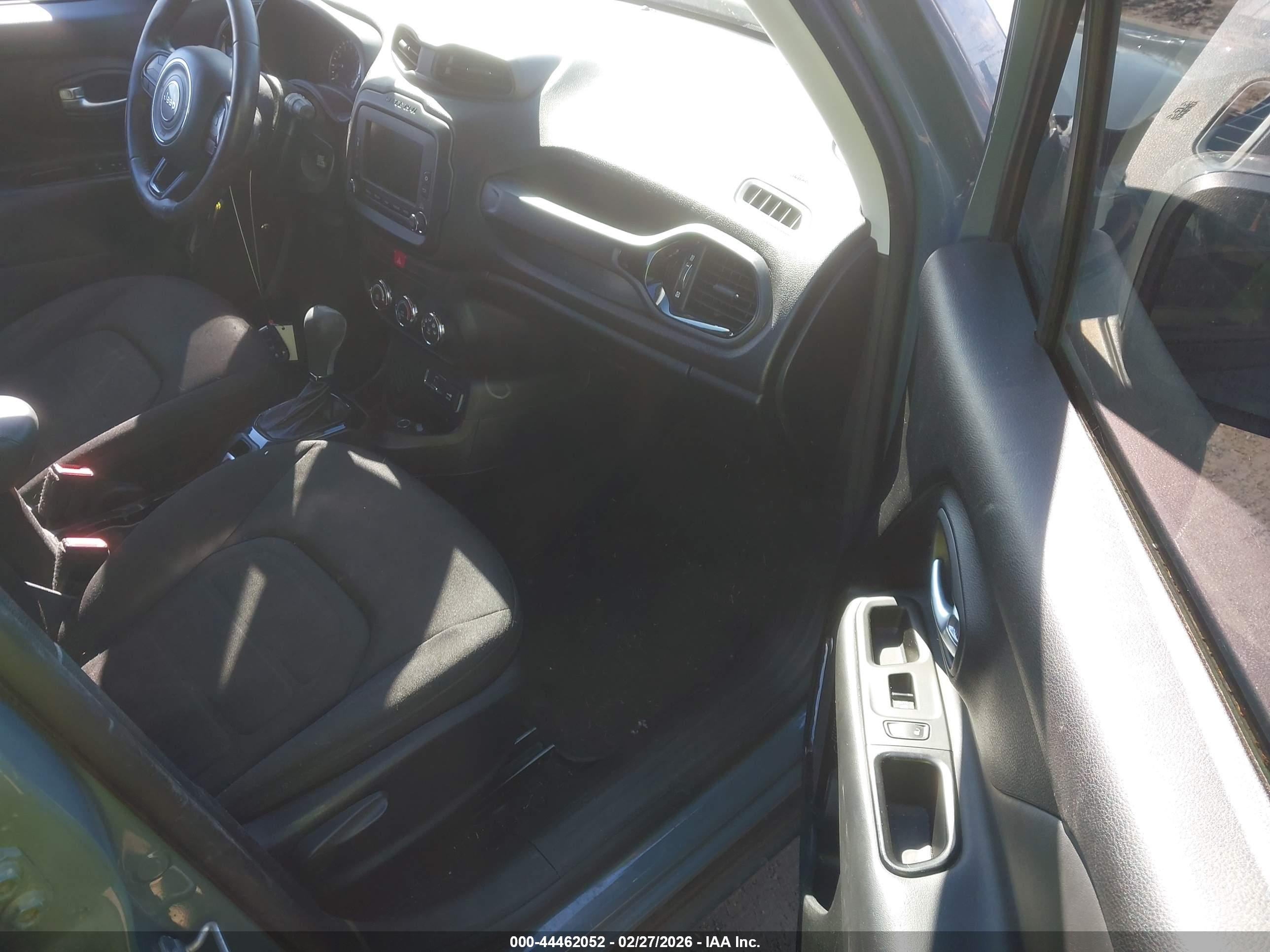 JEEP RENEGADE image 5