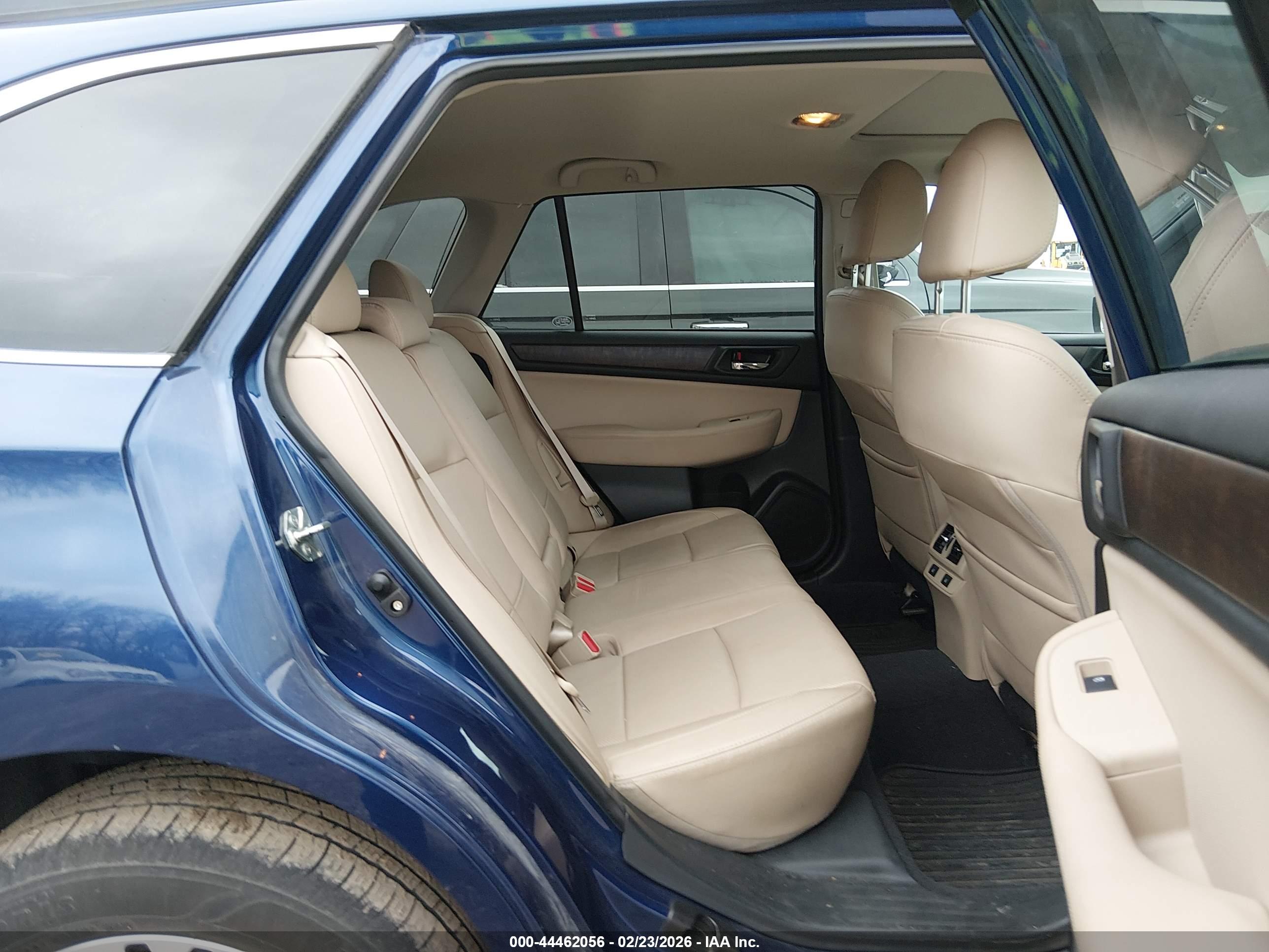 SUBARU OUTBACK image 8