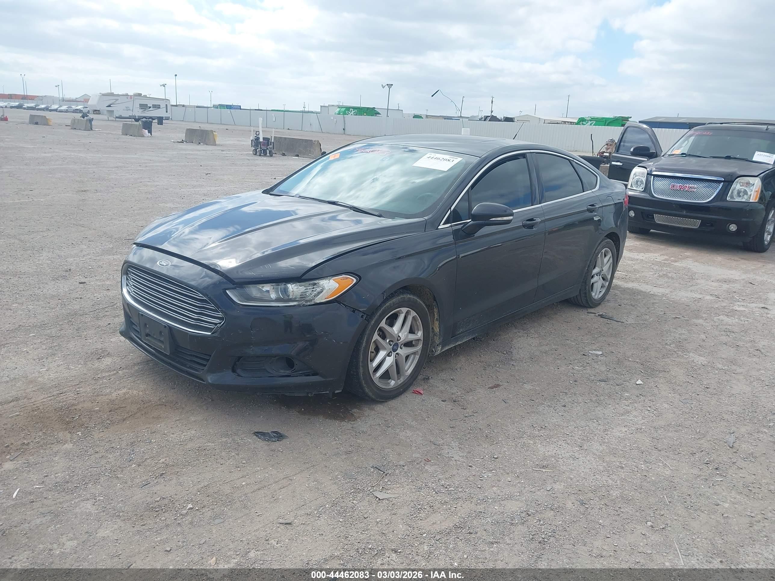 FORD FUSION image 2