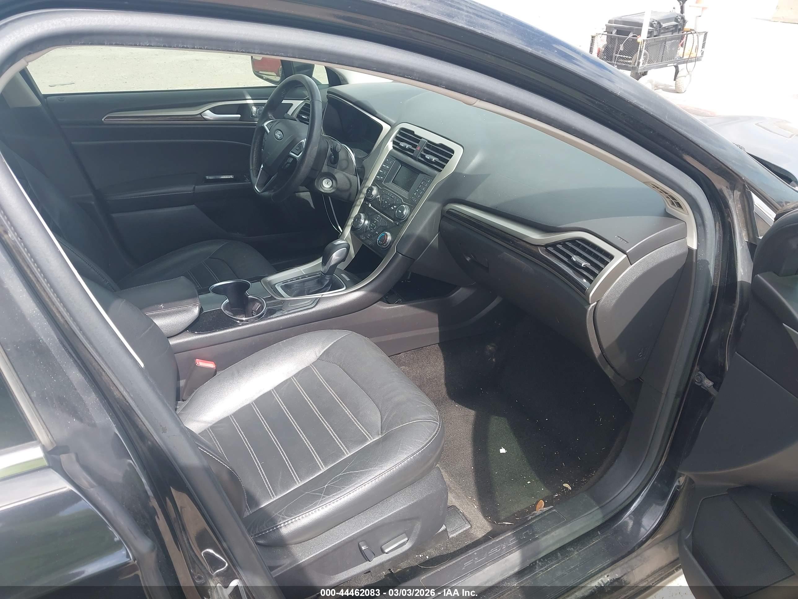 FORD FUSION image 5
