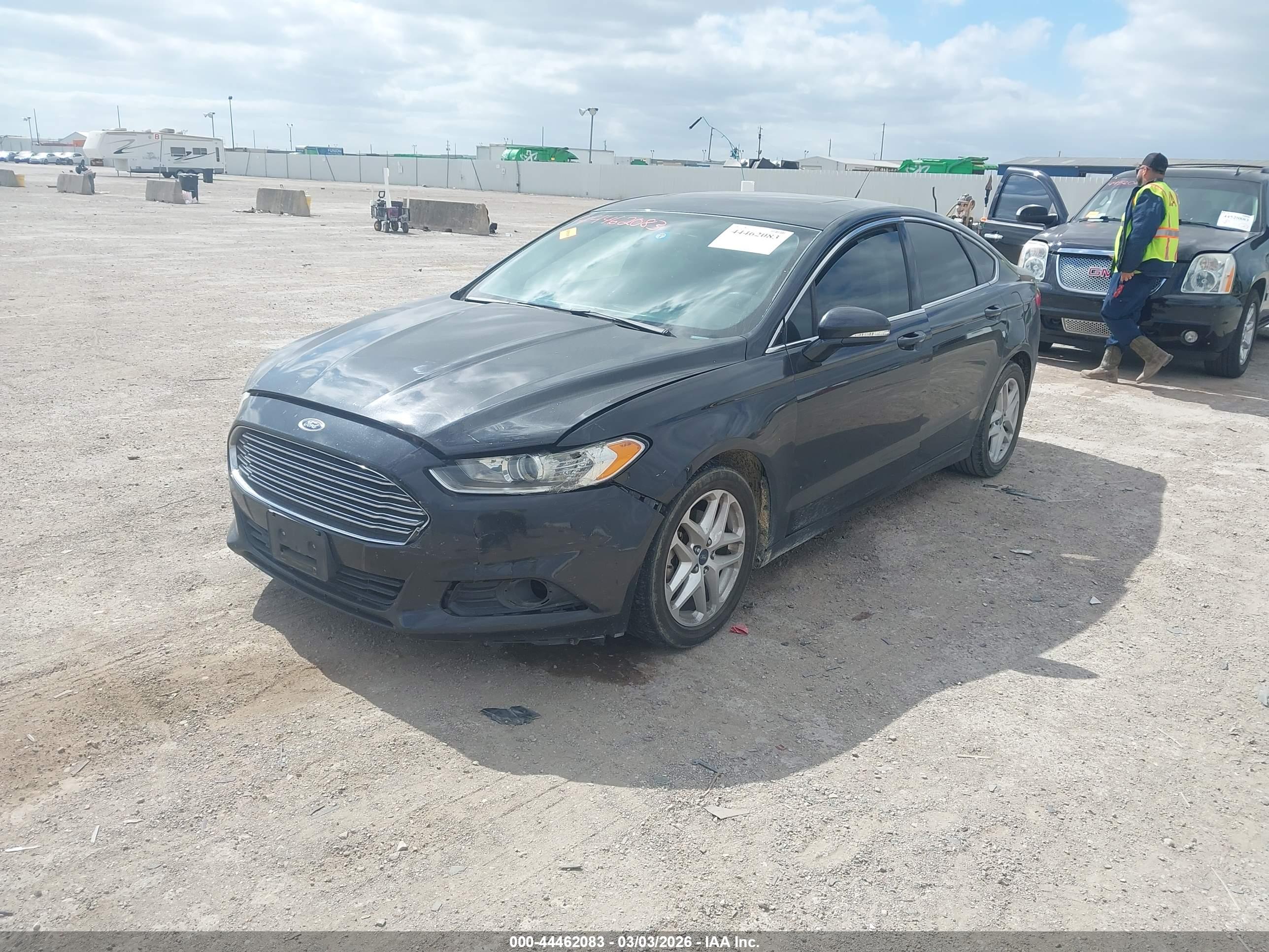 FORD FUSION image 6