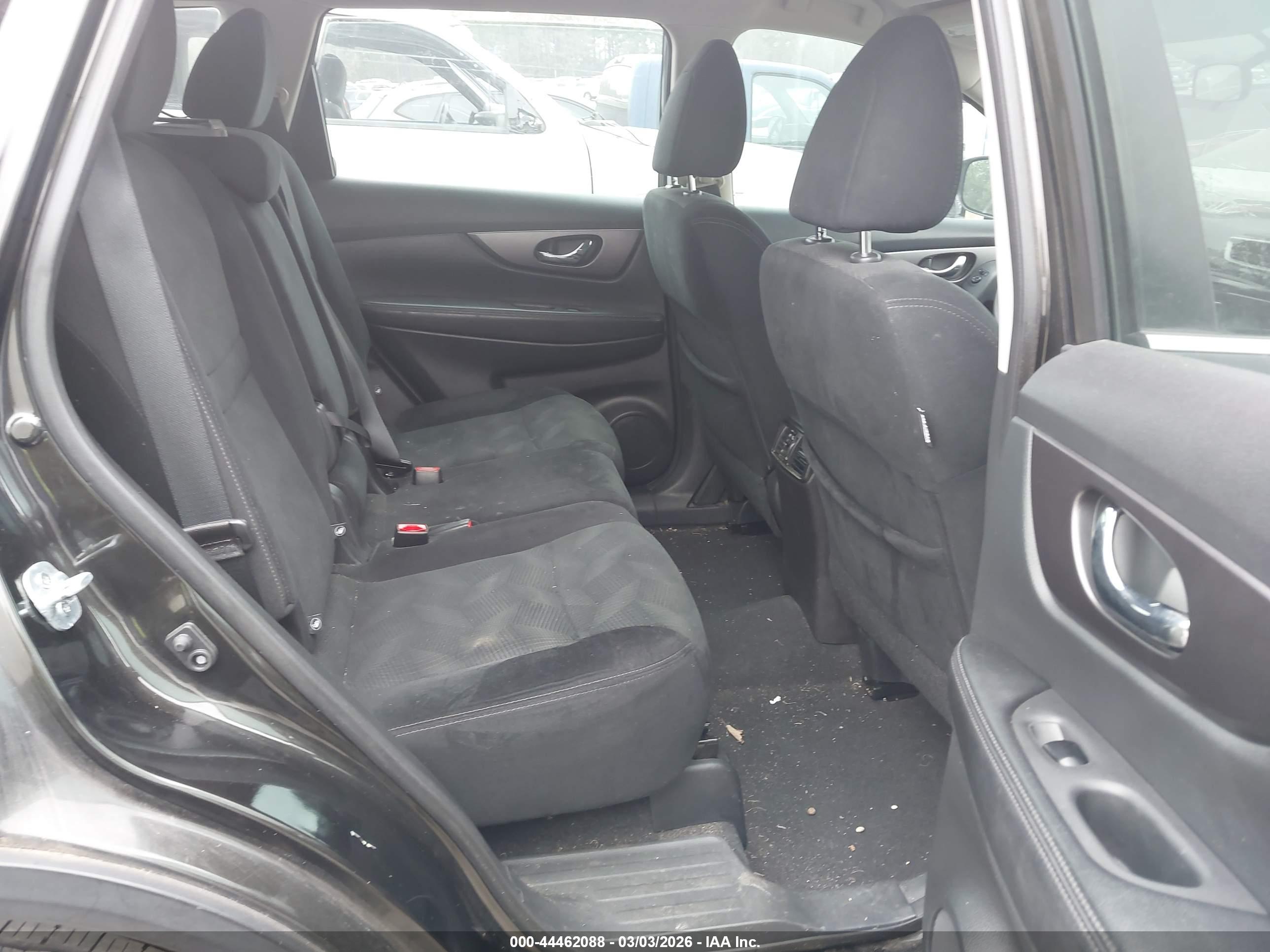 NISSAN ROGUE image 8