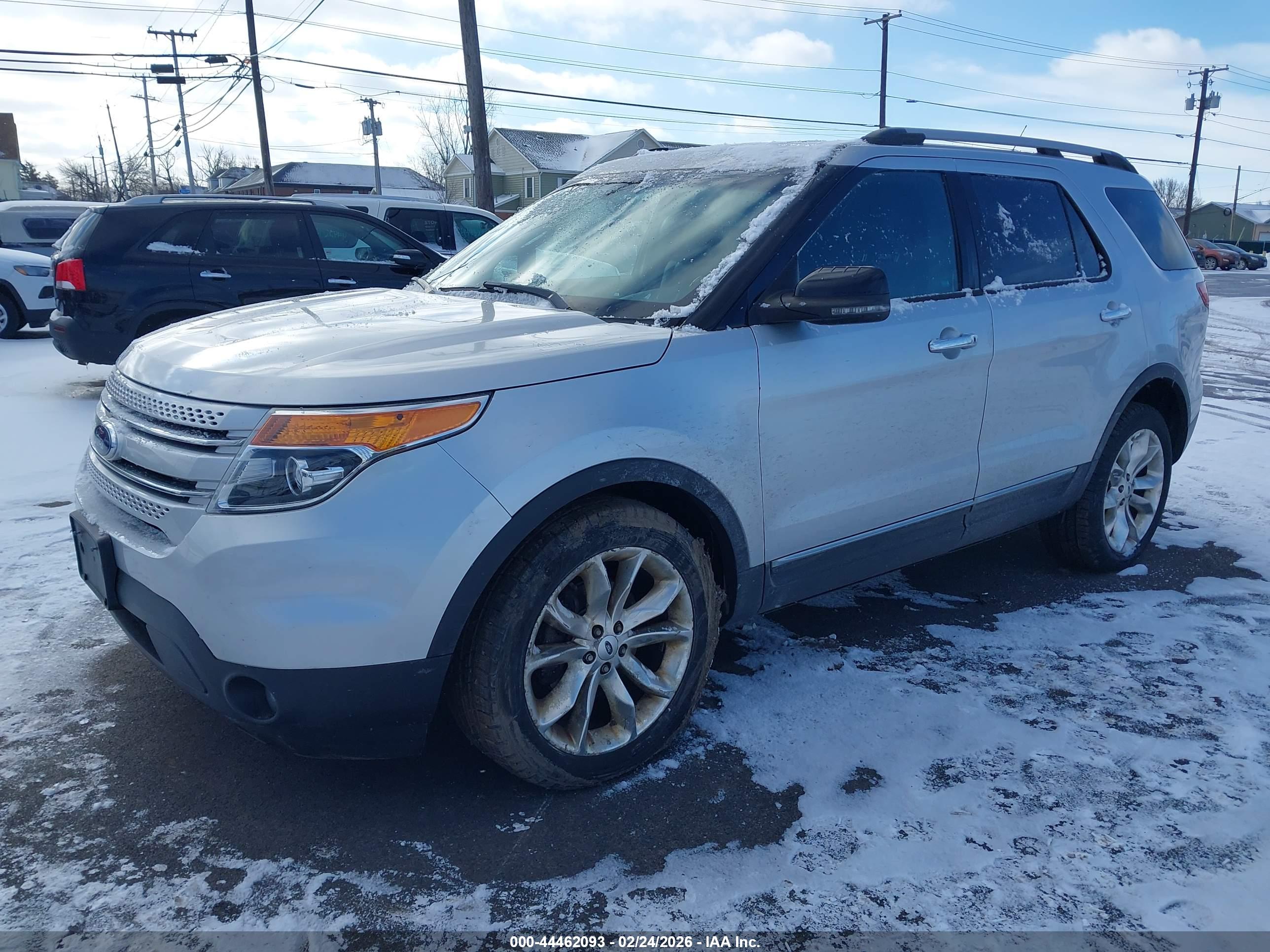 FORD EXPLORER image 2