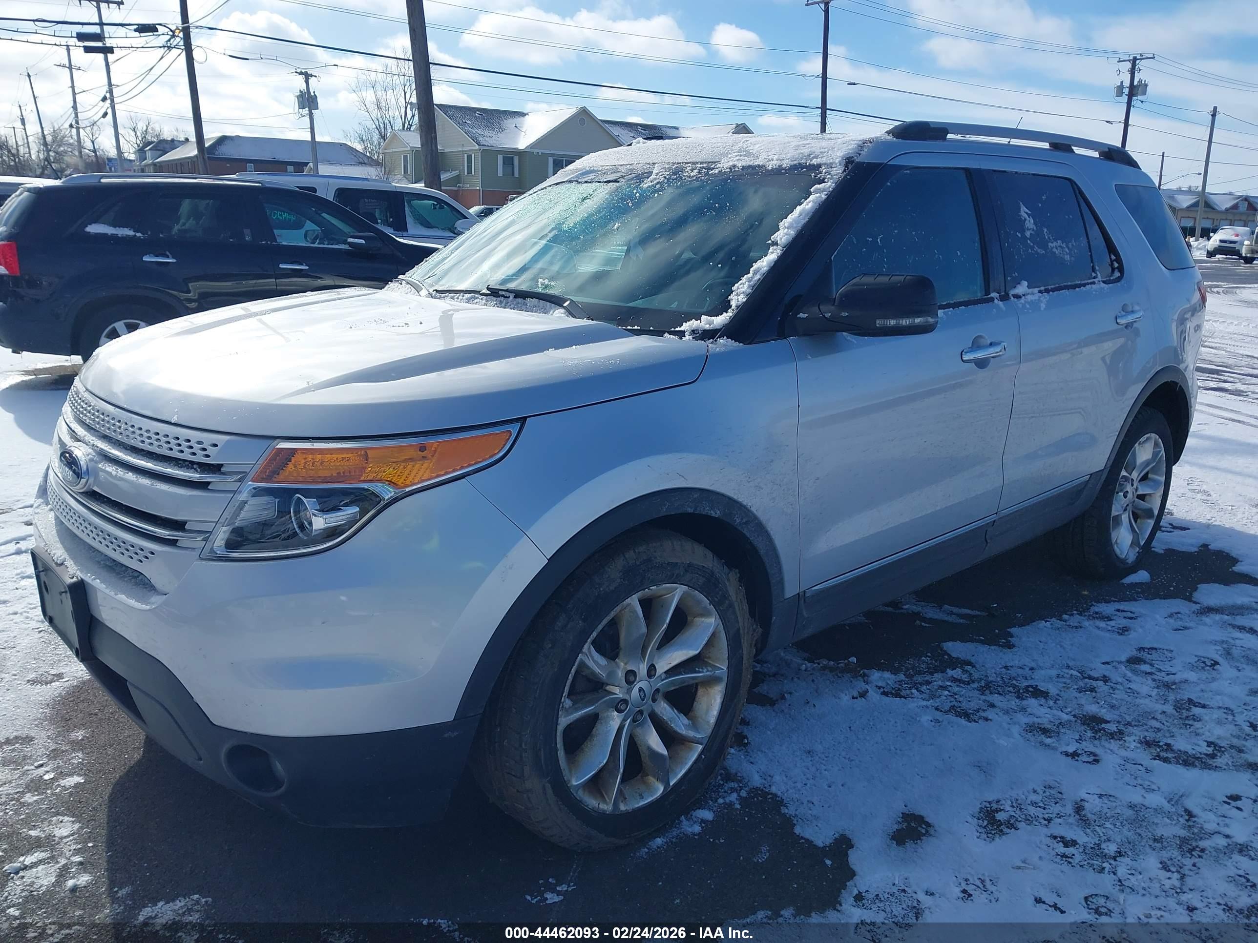 FORD EXPLORER image 6