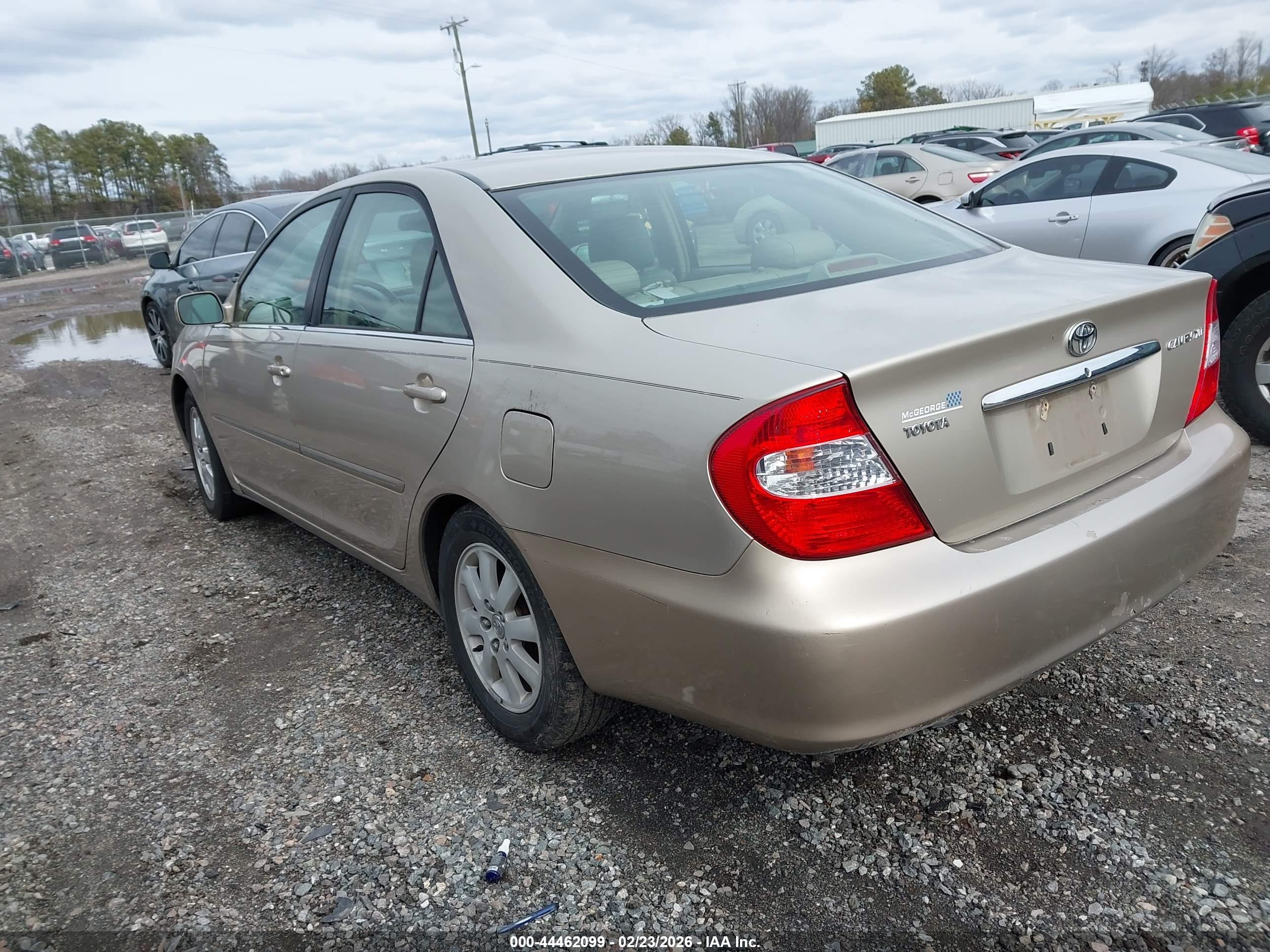 TOYOTA CAMRY image 3